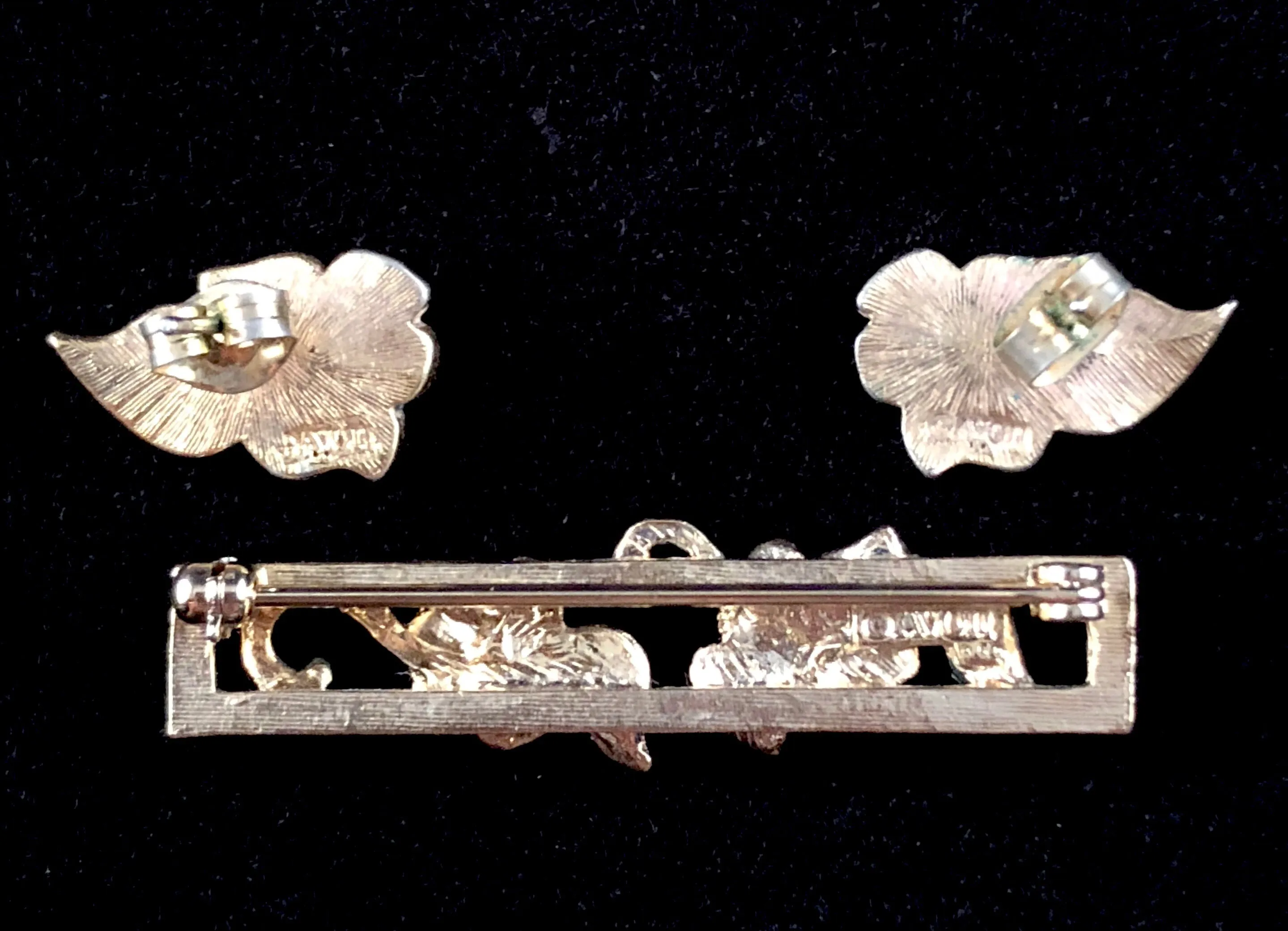 1981 Avon Gilded Glory Pin & Earring Set
