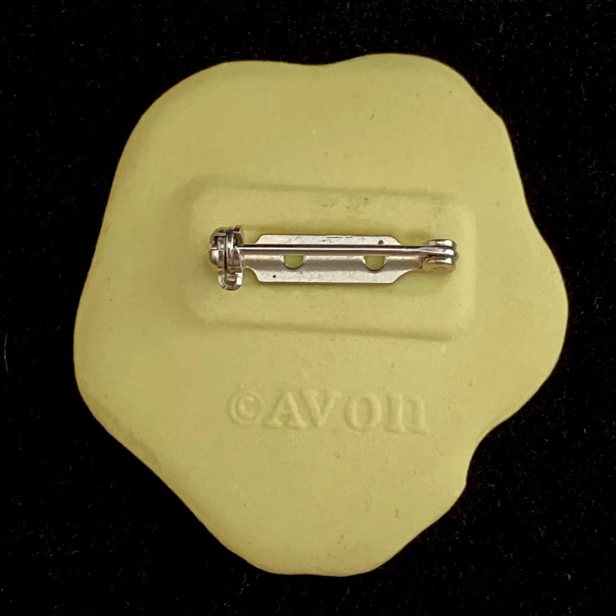 1981 Avon Pansy Brooch