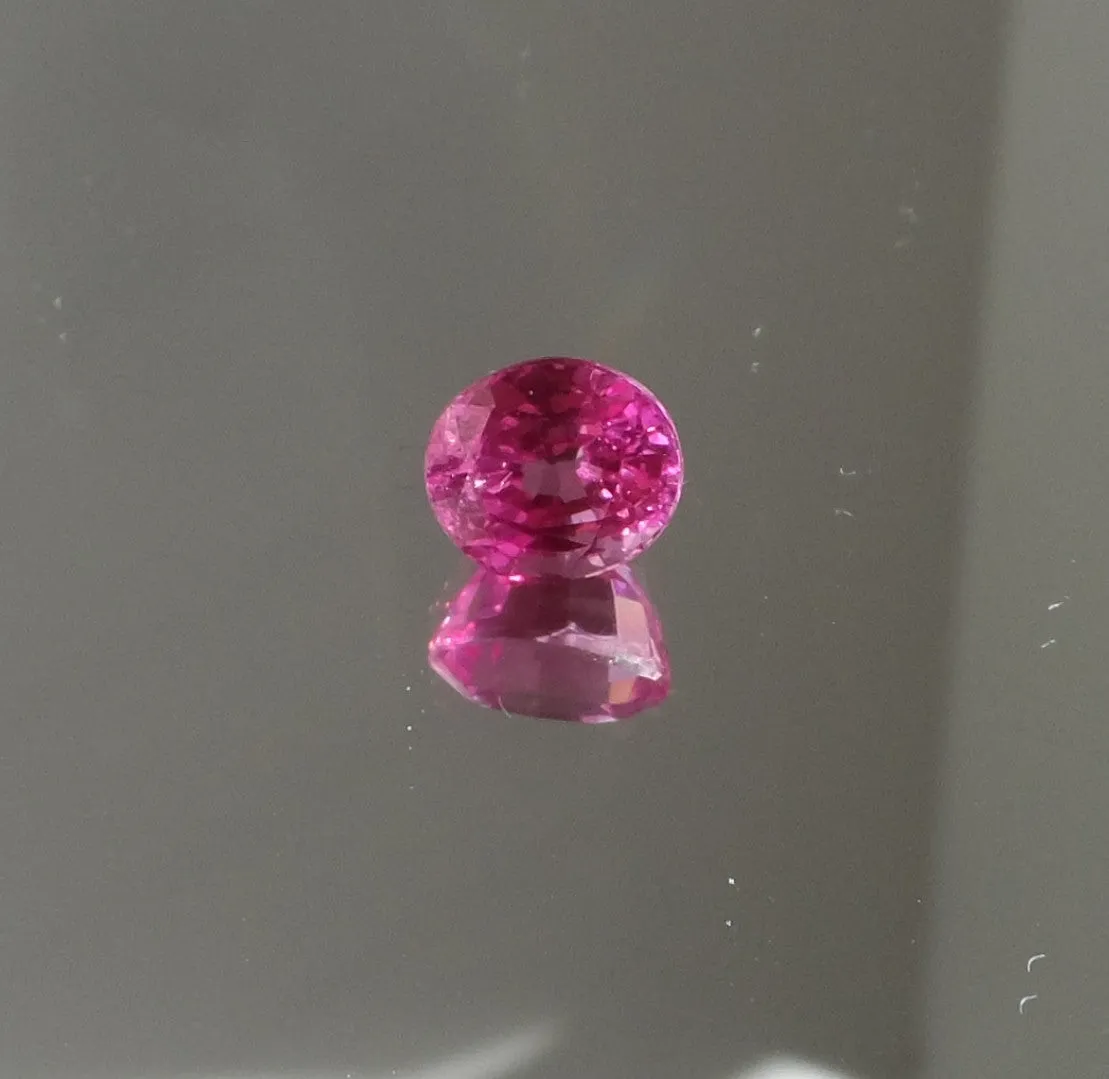 2.02cts. GORGEOUS! SPARKLING DEEP PINK LAB CREATED SAPPHIRE