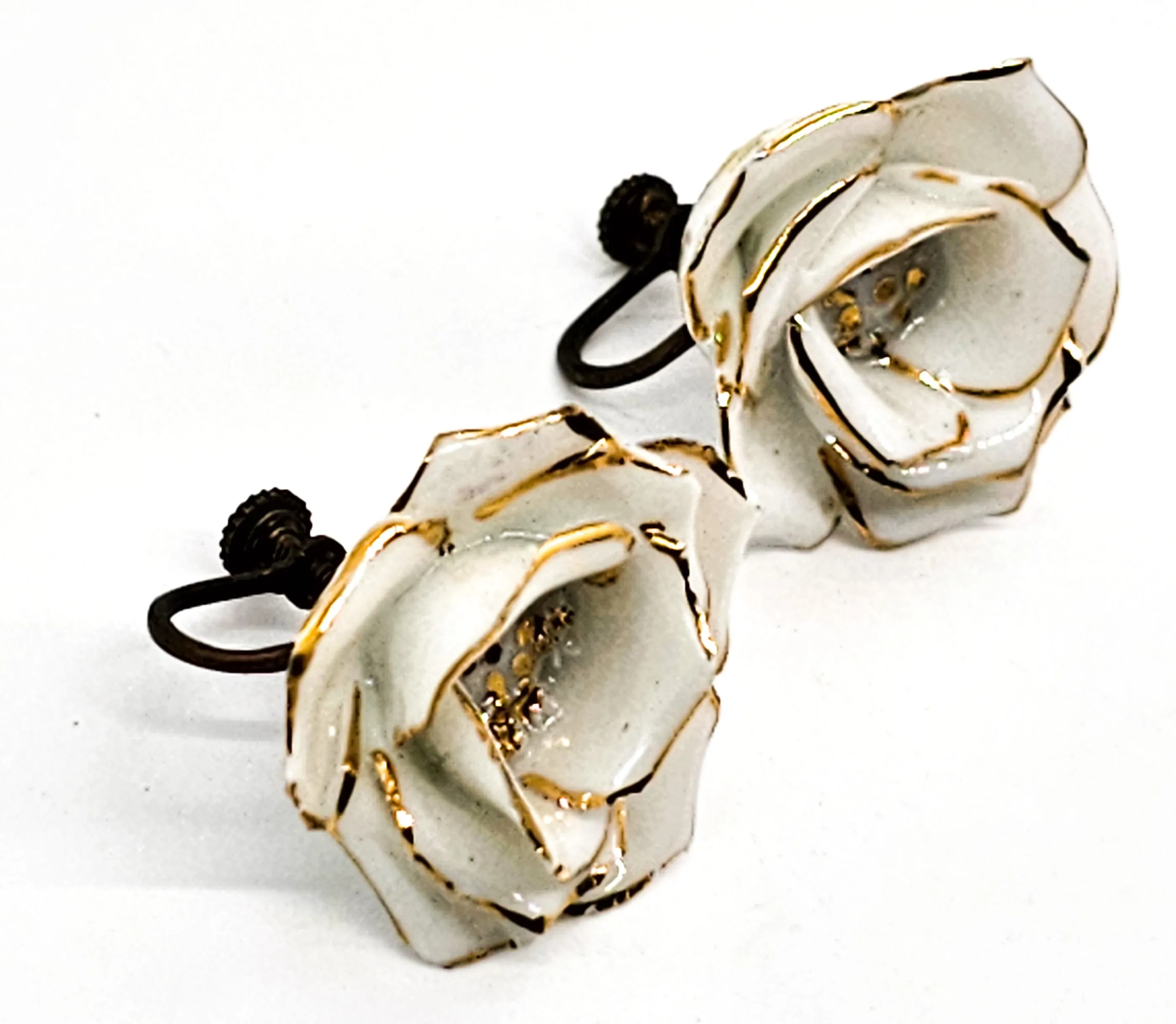 24kt gold rimmed antique white china rose screw back earrings