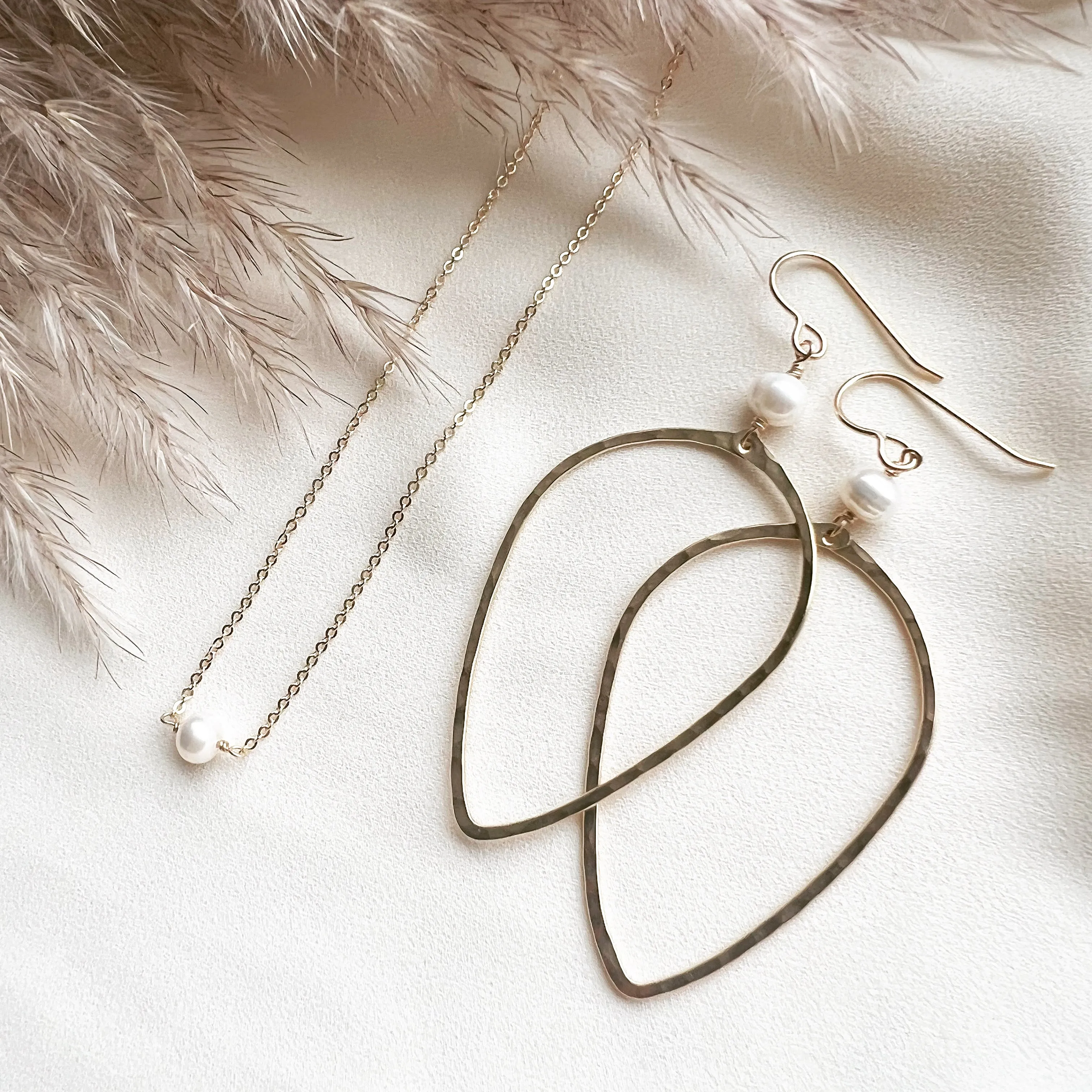 ALISO PEARL NECKLACE