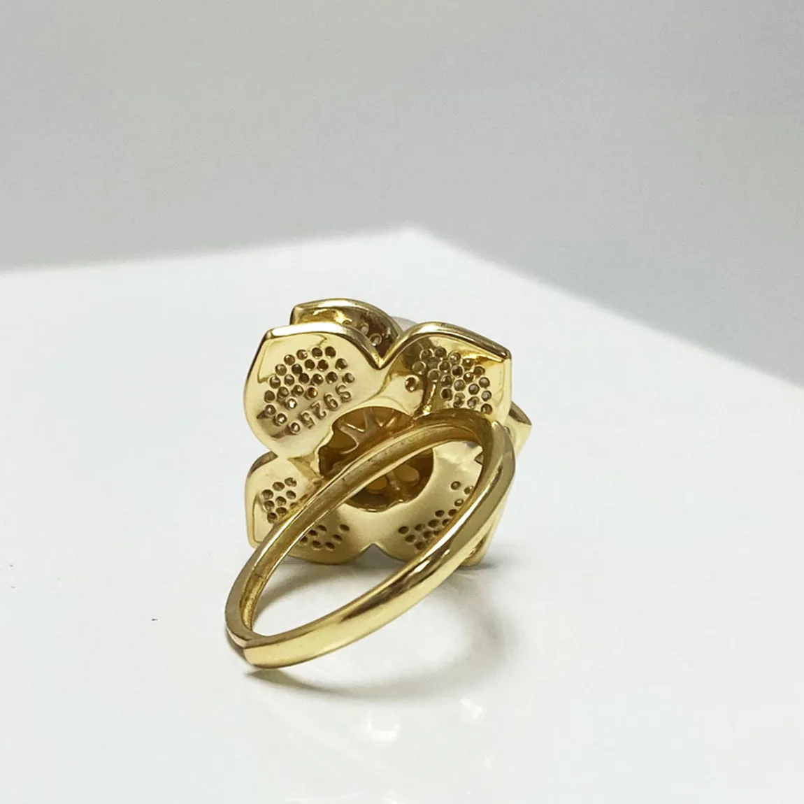 Amaryllis South Sea Gold Pearl Ring