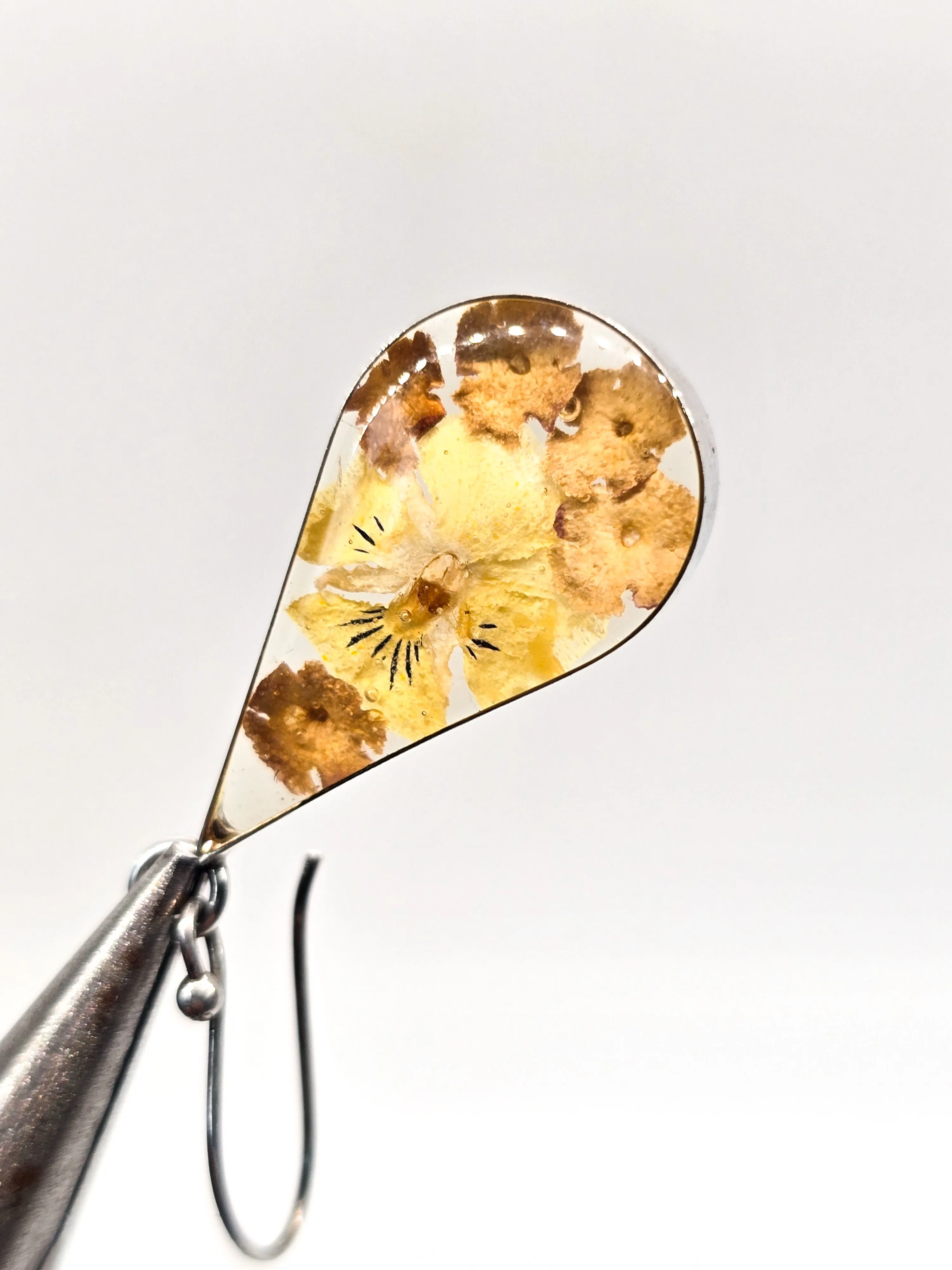Annika Witt ATI dried flowers acrylic signed sterling silver Mexico drop earrings