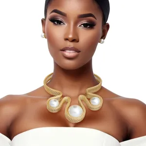Bib Gold Rigid Mesh Pearl Necklace