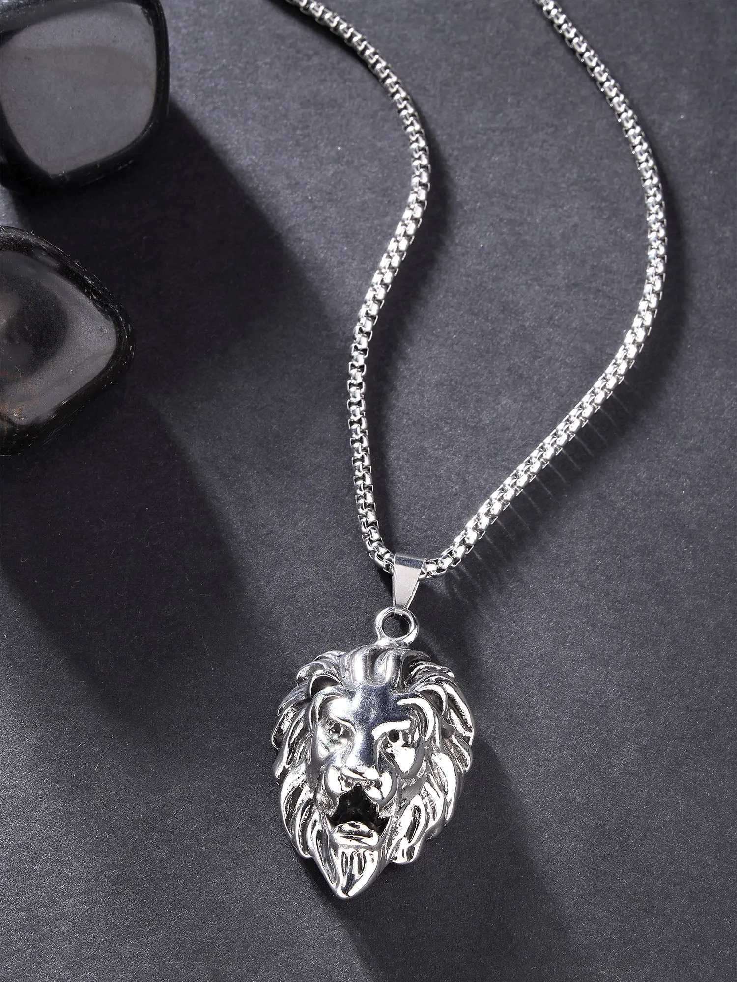 Bohey by KARATCART Silver Plated Lion Metal Chain Pendant for Men