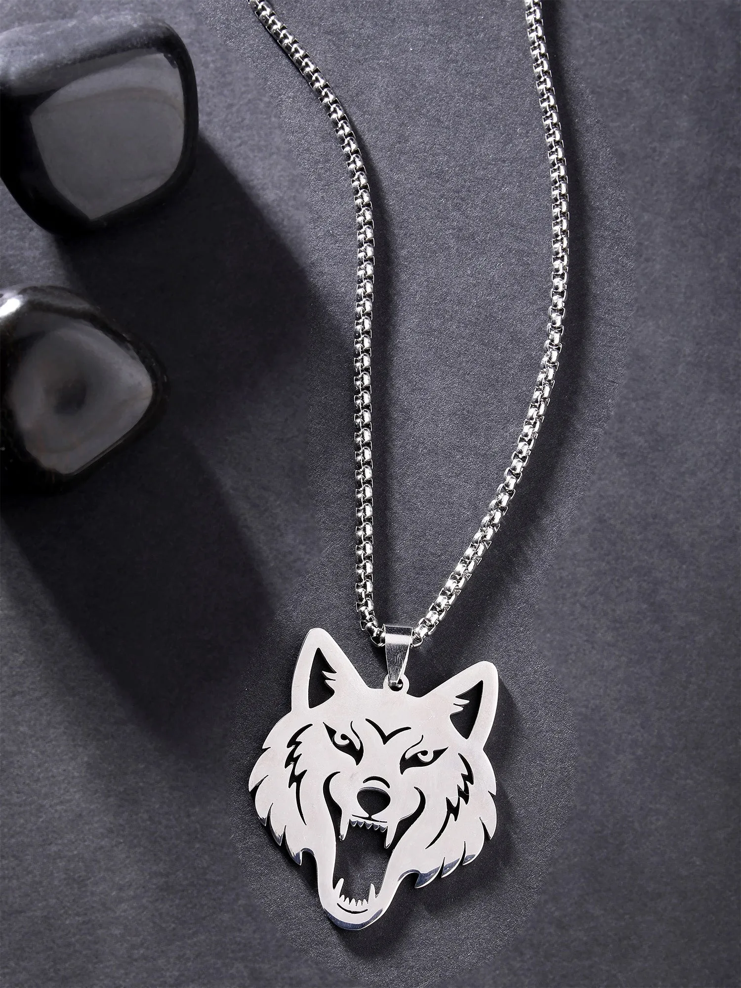 Bohey by KARATCART Silver Plated Wolf Metal Chain Pendant for Men