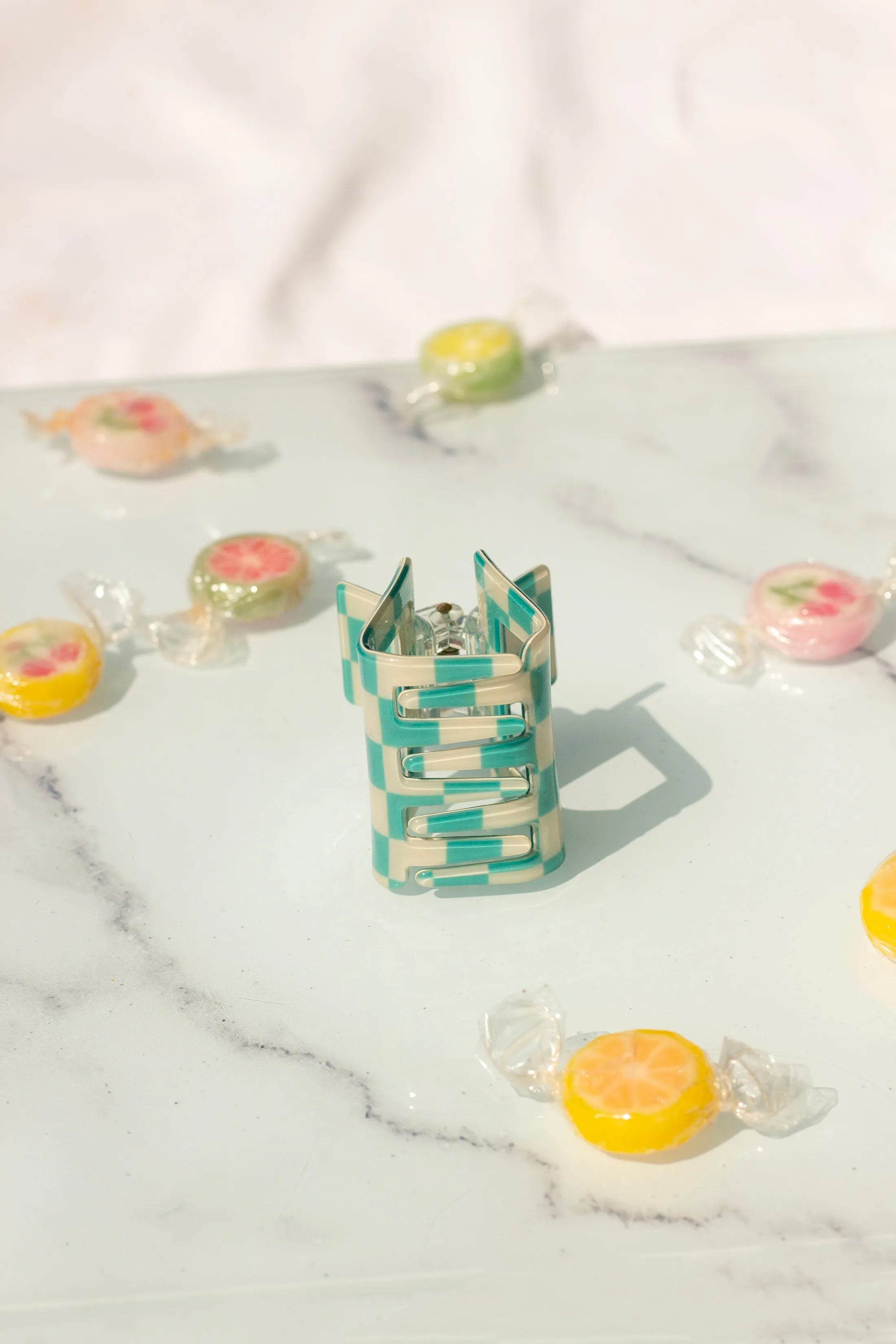 Checkerboard Print Cut Out Rectangle Claw Hair Clip