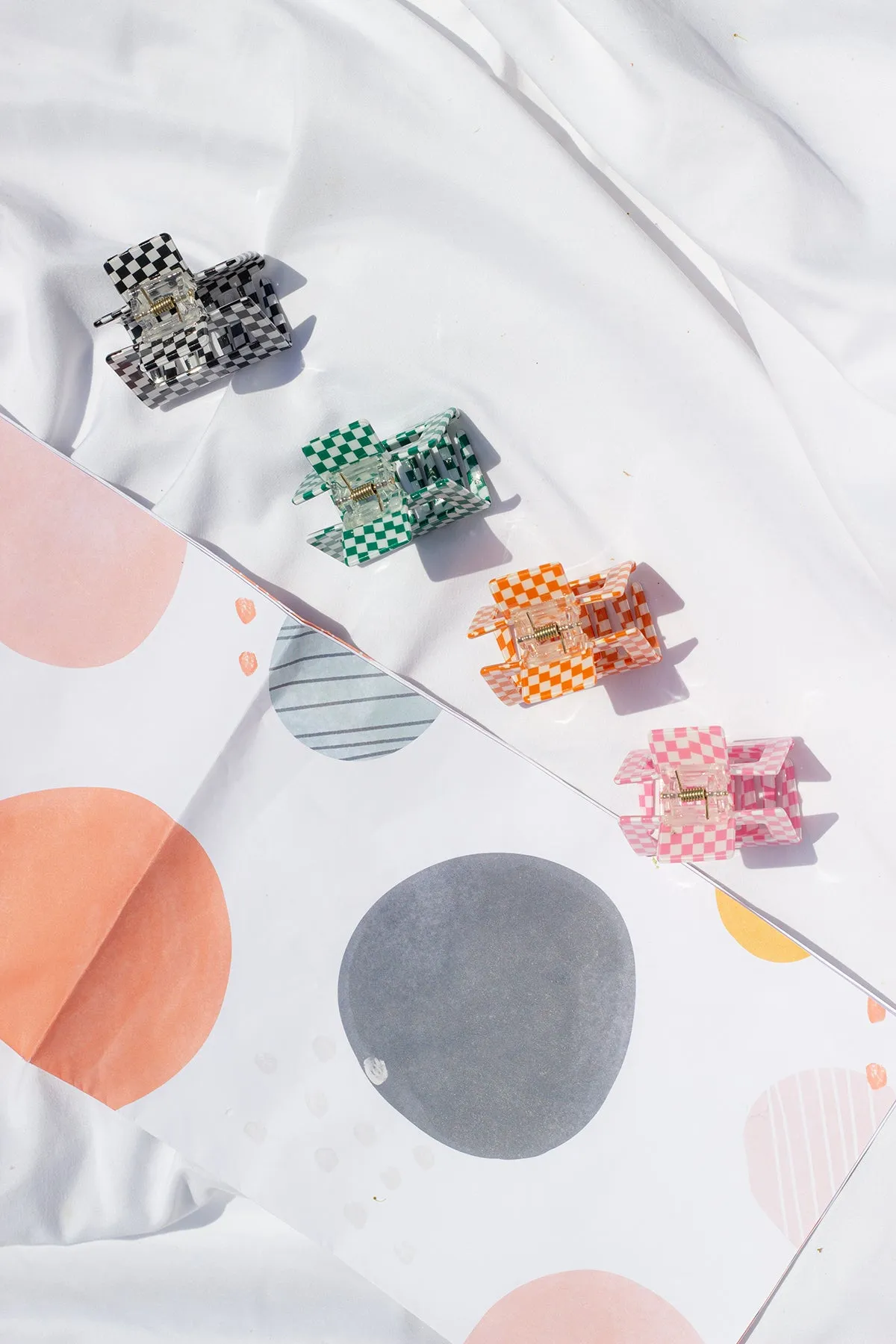 Checkerboard Print Cut Out Rectangle Claw Hair Clip