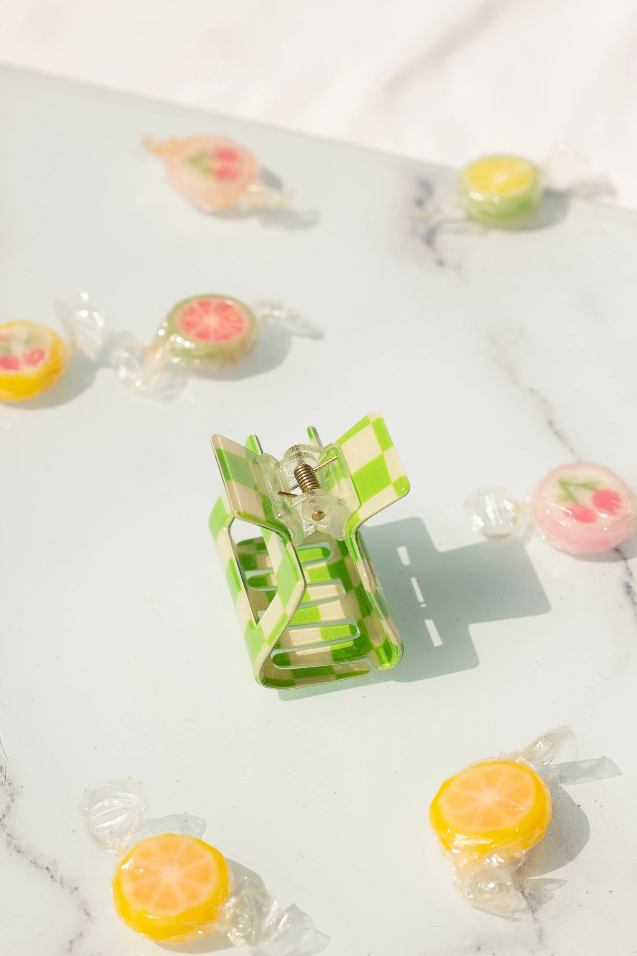 Checkerboard Print Cut Out Rectangle Claw Hair Clip