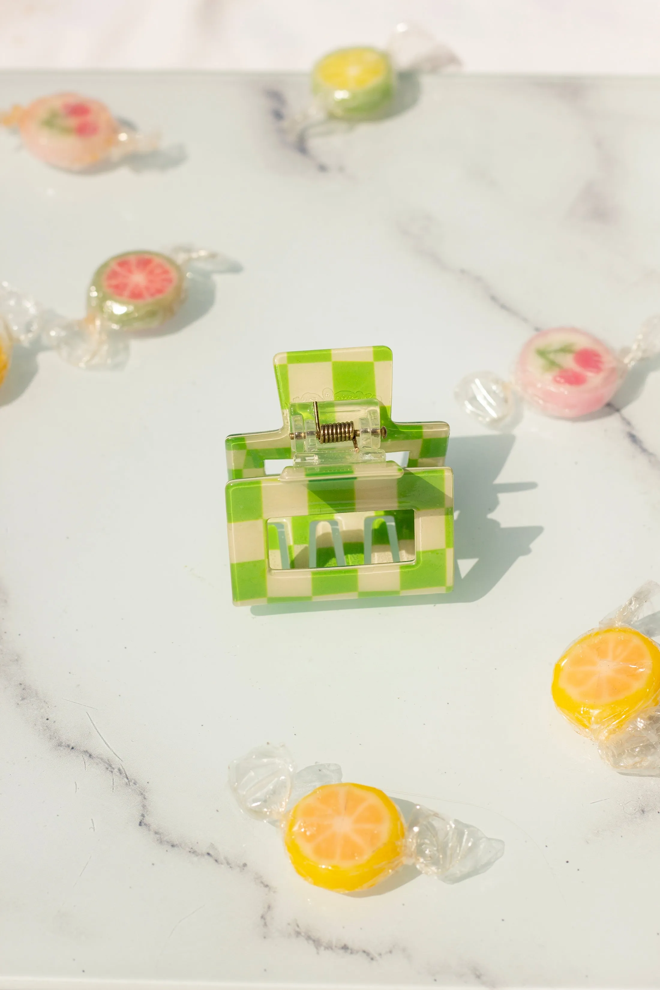 Checkerboard Print Cut Out Rectangle Claw Hair Clip