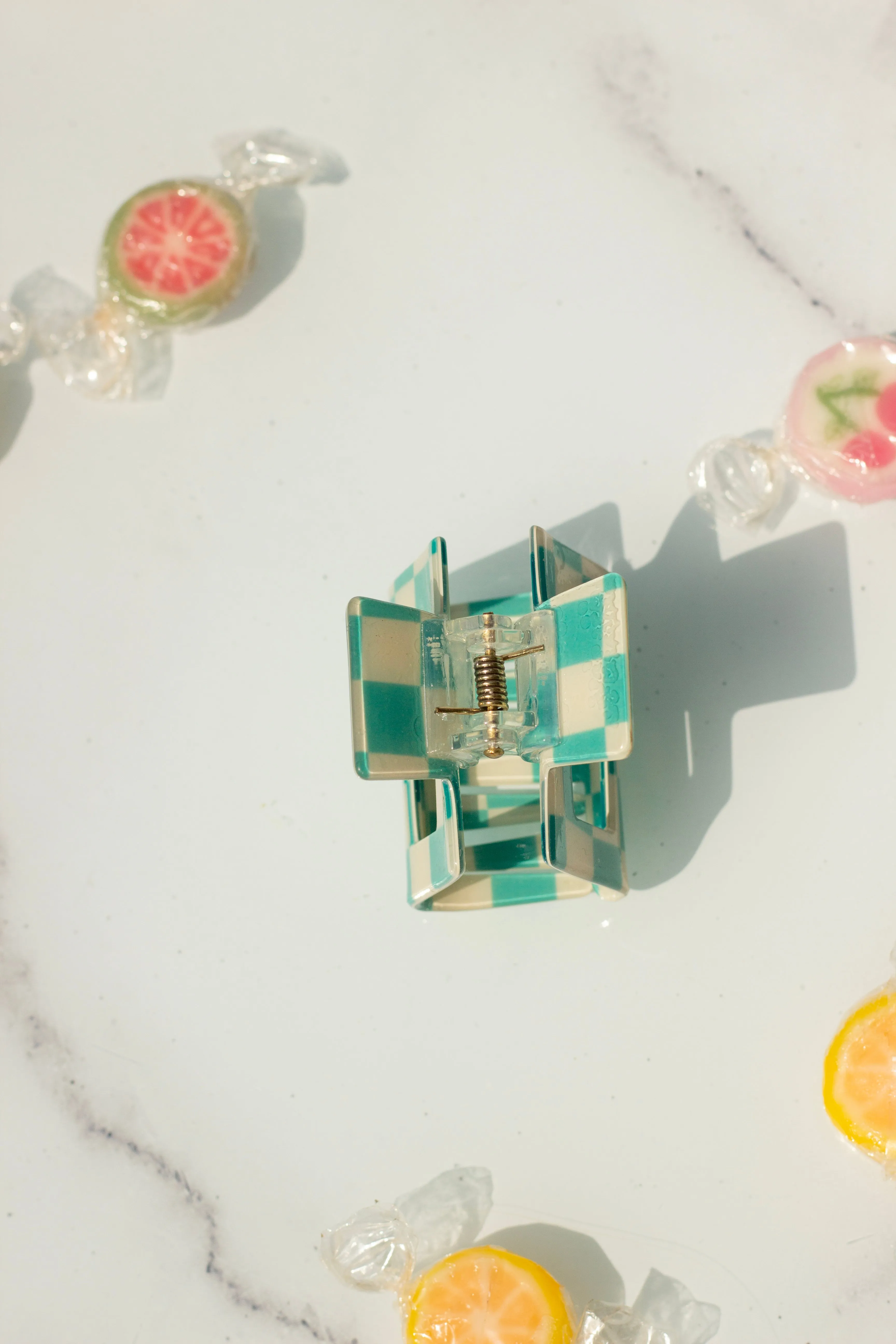 Checkerboard Print Cut Out Rectangle Claw Hair Clip