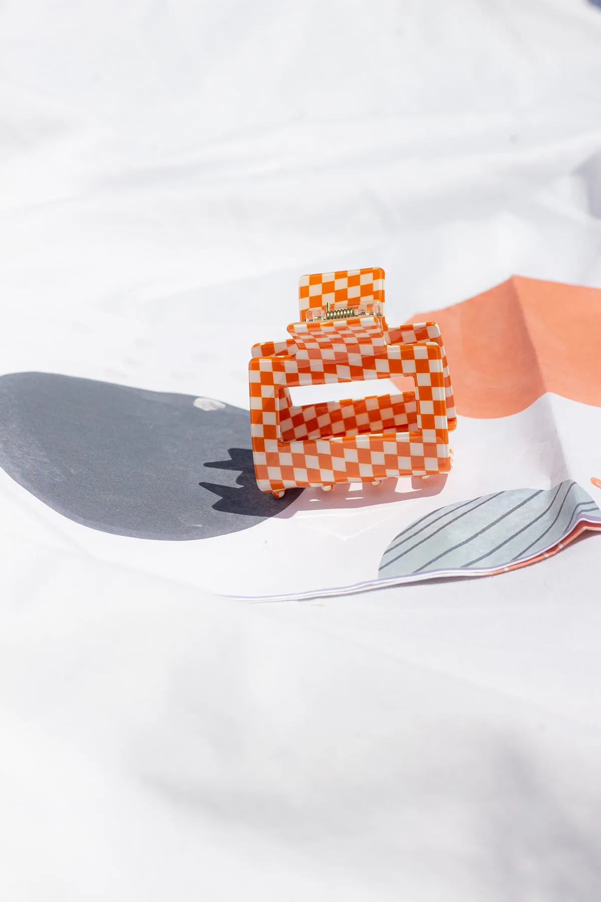 Checkerboard Print Cut Out Rectangle Claw Hair Clip