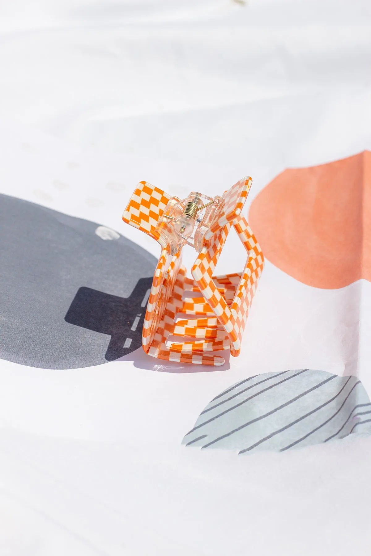Checkerboard Print Cut Out Rectangle Claw Hair Clip