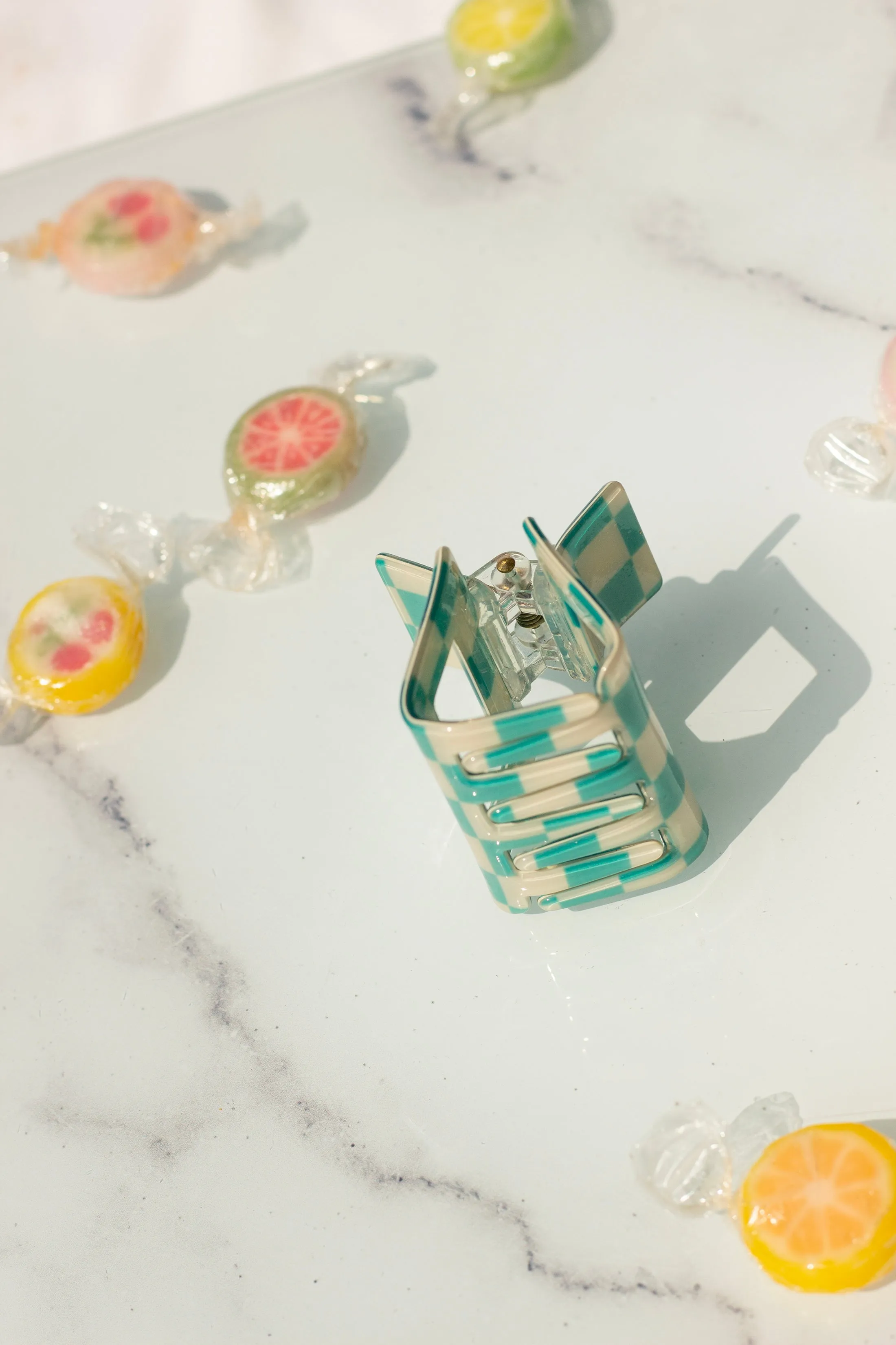 Checkerboard Print Cut Out Rectangle Claw Hair Clip