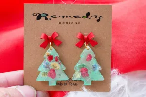 Christmas tree earrings with pressed flowers, festive dried flower earrings
