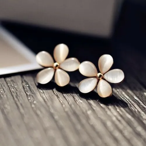 Dainty Daisy With Gold Center Flower Earrings