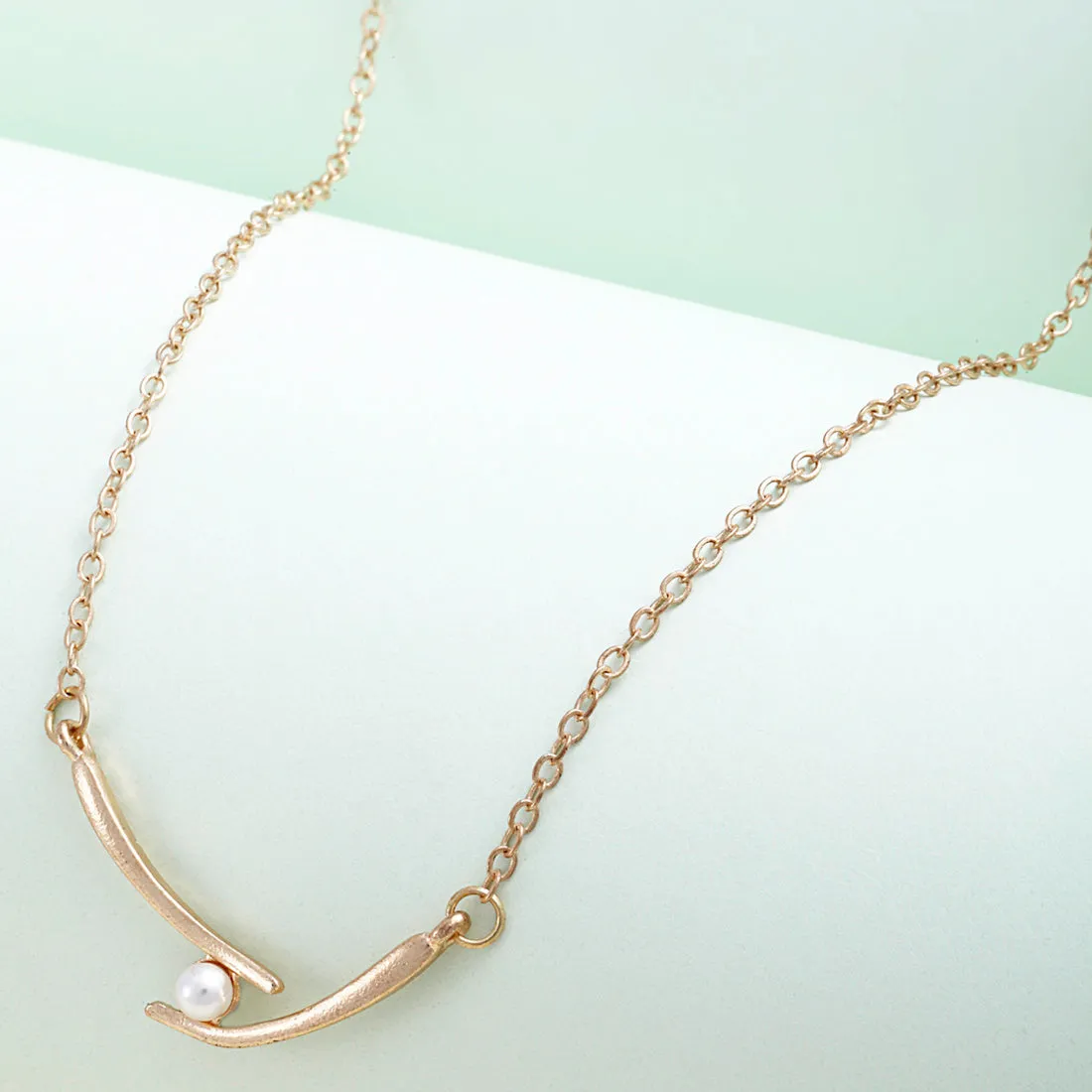 Dainty Pearl Detail Necklace