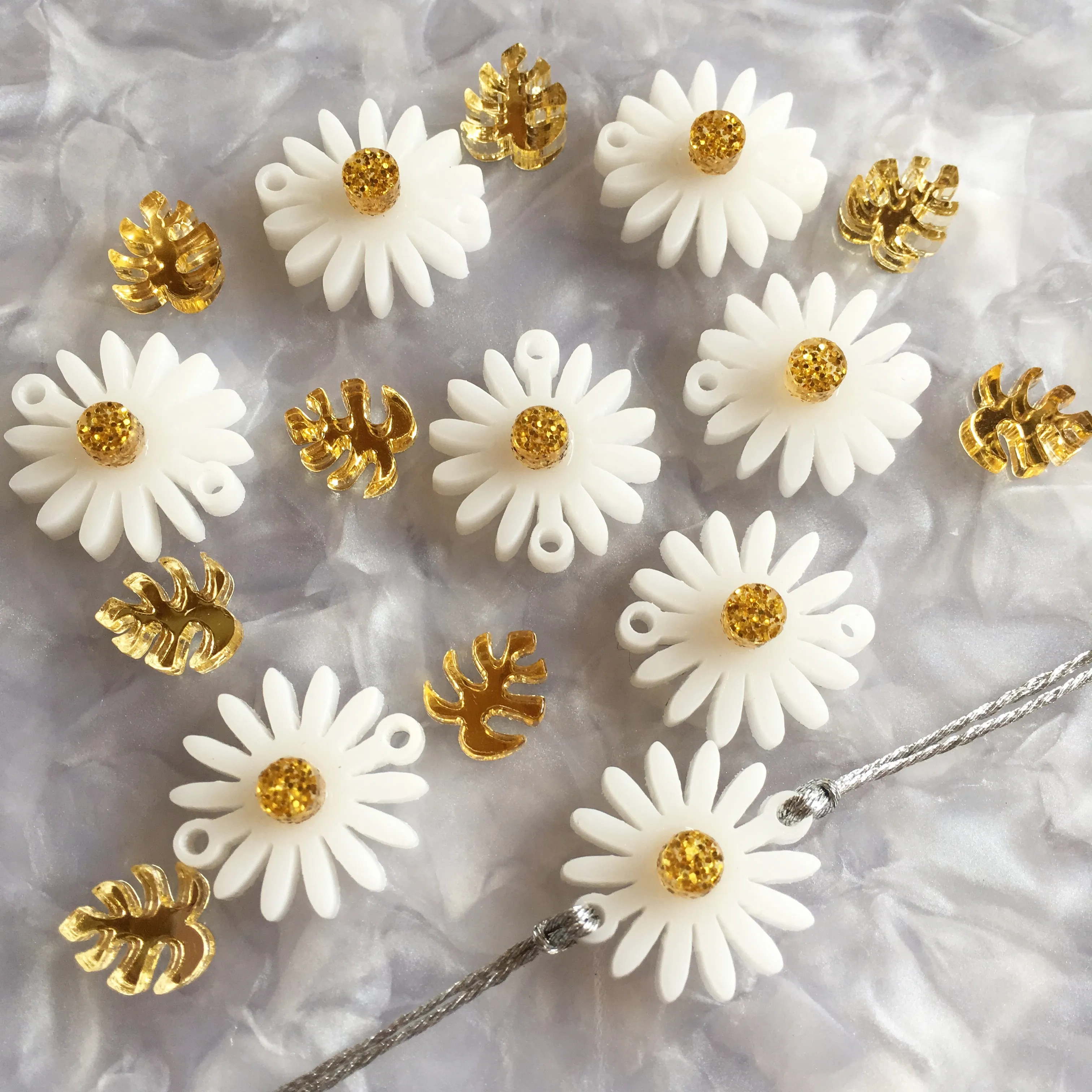 Daisy Flower Connector two layers / 10 Pieces, 20mm