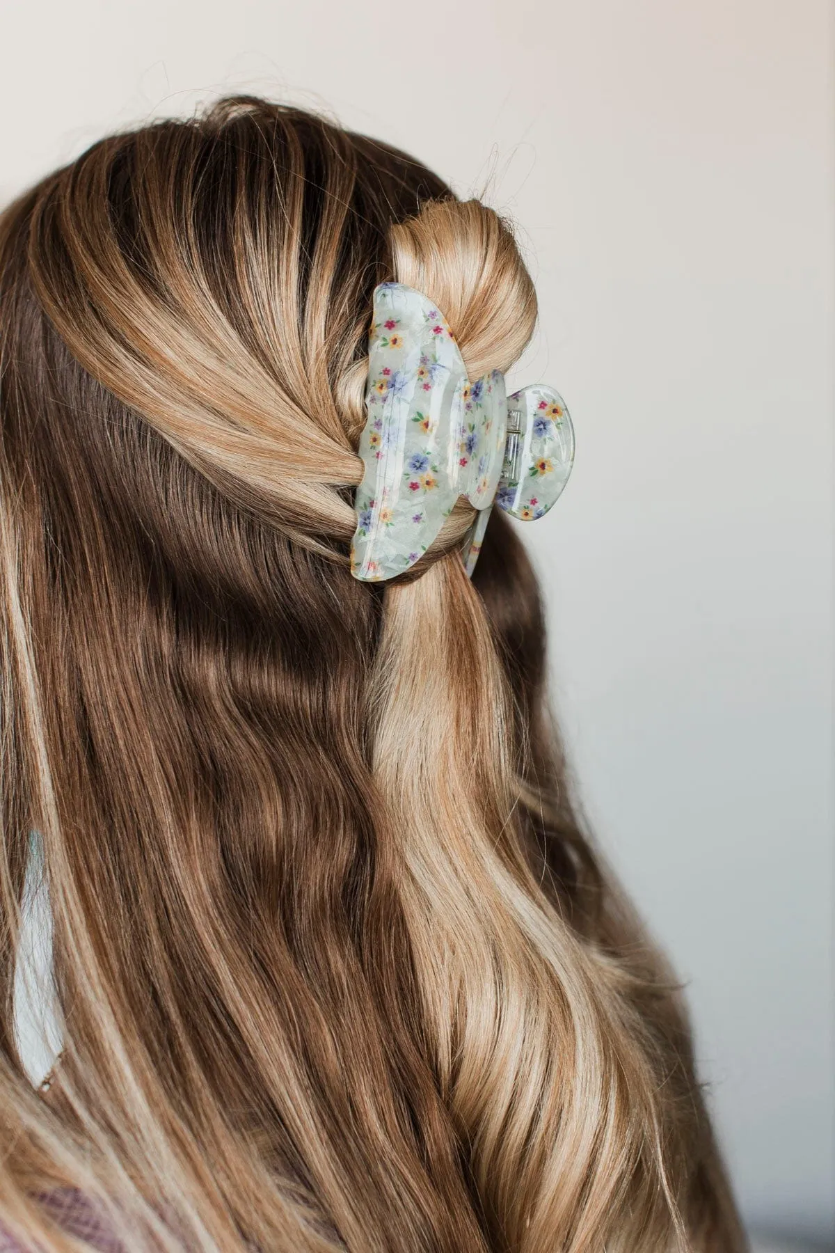 Effortlessly Beautiful Floral Hair Clip- Ivory