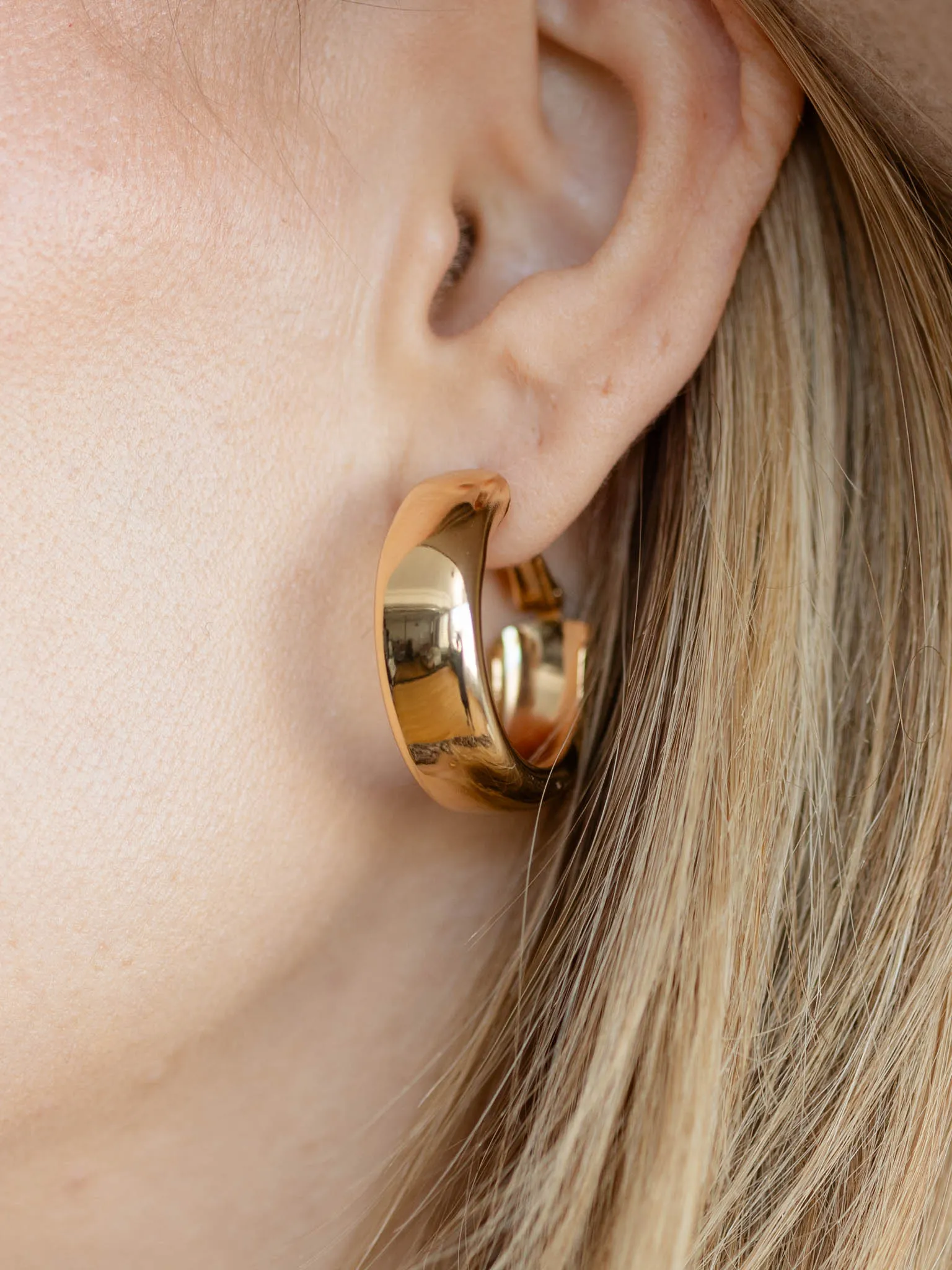 Hinge Closure Thick Hoop Earring