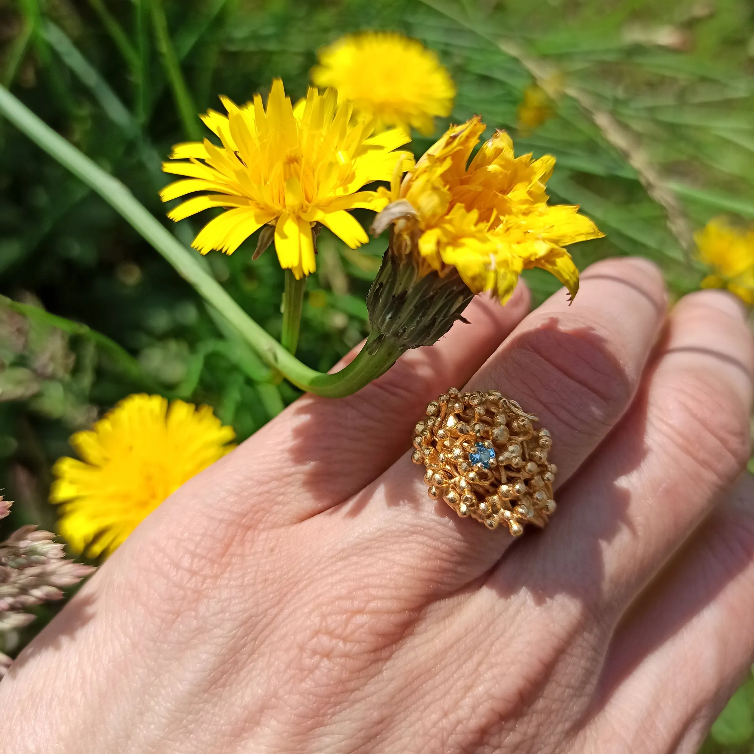 Kulfik ring Gold with Blue Topaz