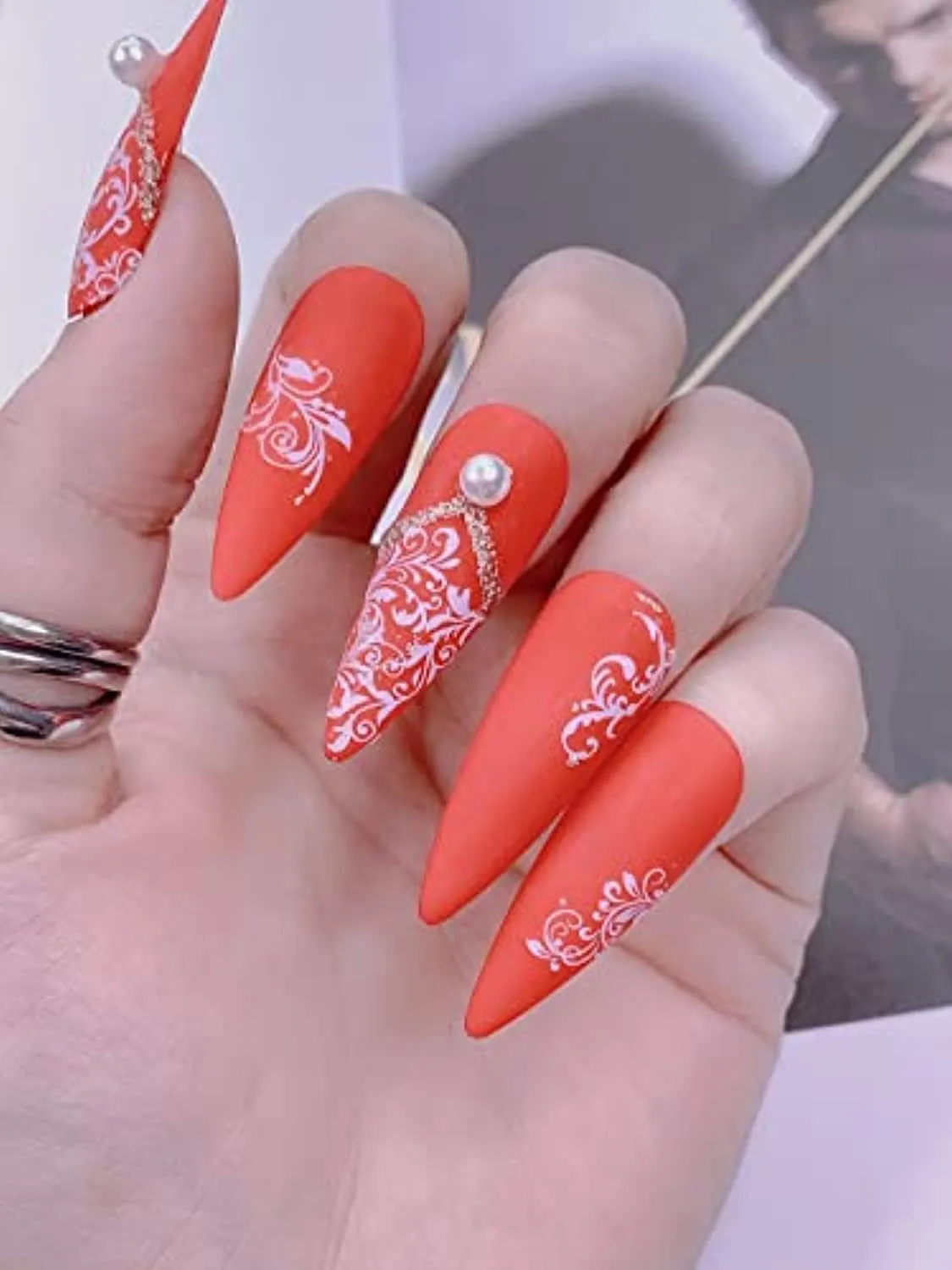Lace Flowers Nail Stickers, Valentine Wedding Nail Decals White Flowers Nail Art Supply 3D Self-Adhesive Nail Wrap Retro Vine Floral Pattern Design Curved Stripe Lines Nail Decorations for Women Girls