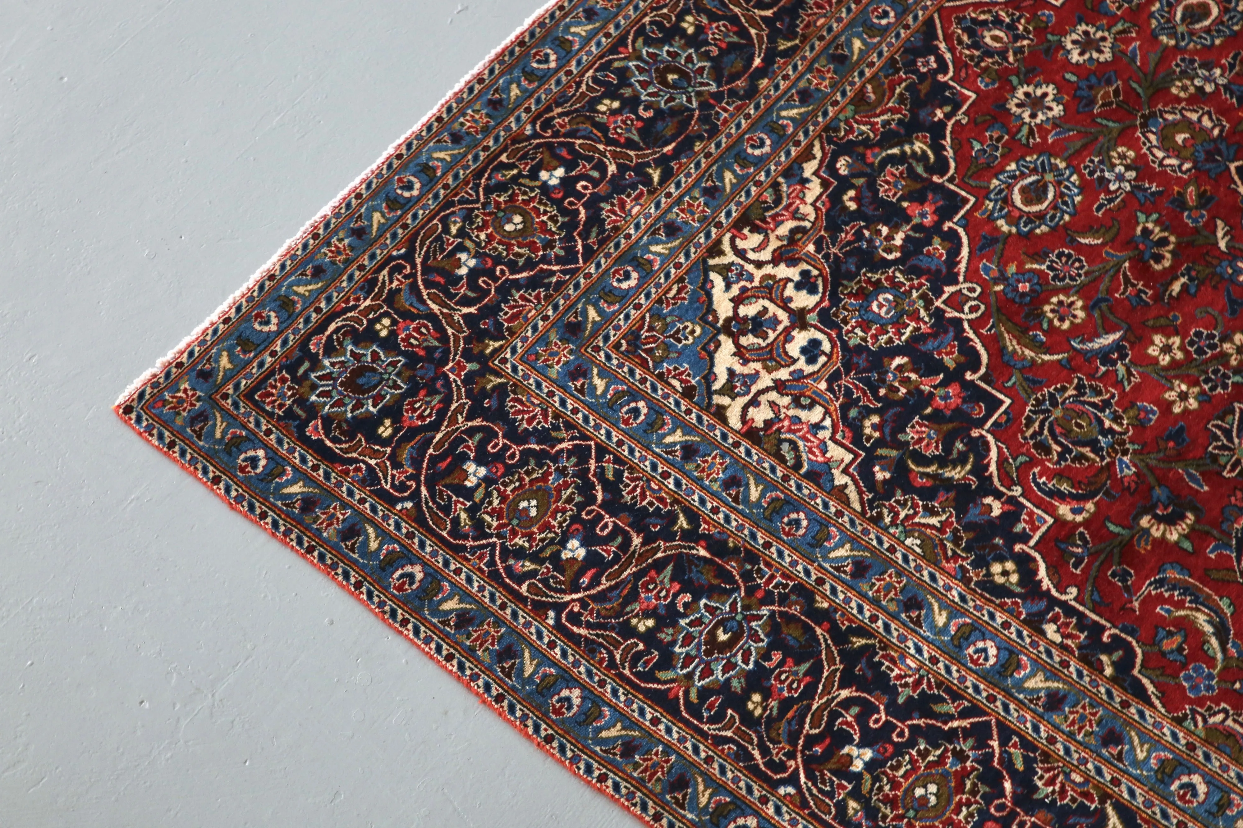 Old Persian Kashan Rug 5.6ftx7.6ft
