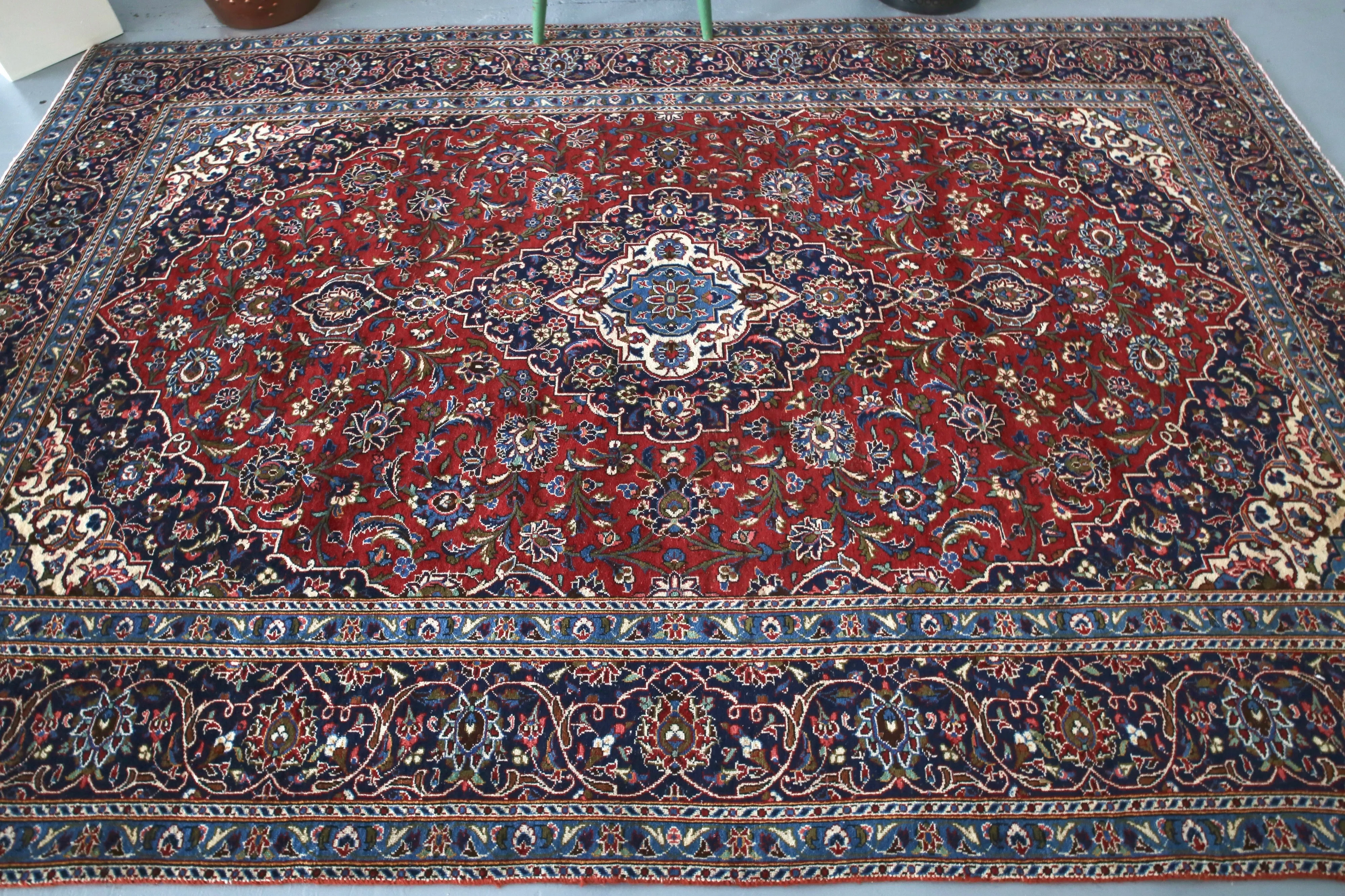 Old Persian Kashan Rug 5.6ftx7.6ft