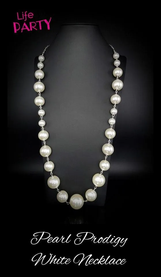 Paparazzi Pearl Prodigy - White Pearl Necklace