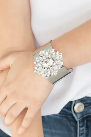 Paparazzi The Fashionmonger - White Bracelet