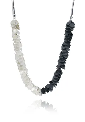 Petals Collier Petit Black & Silver