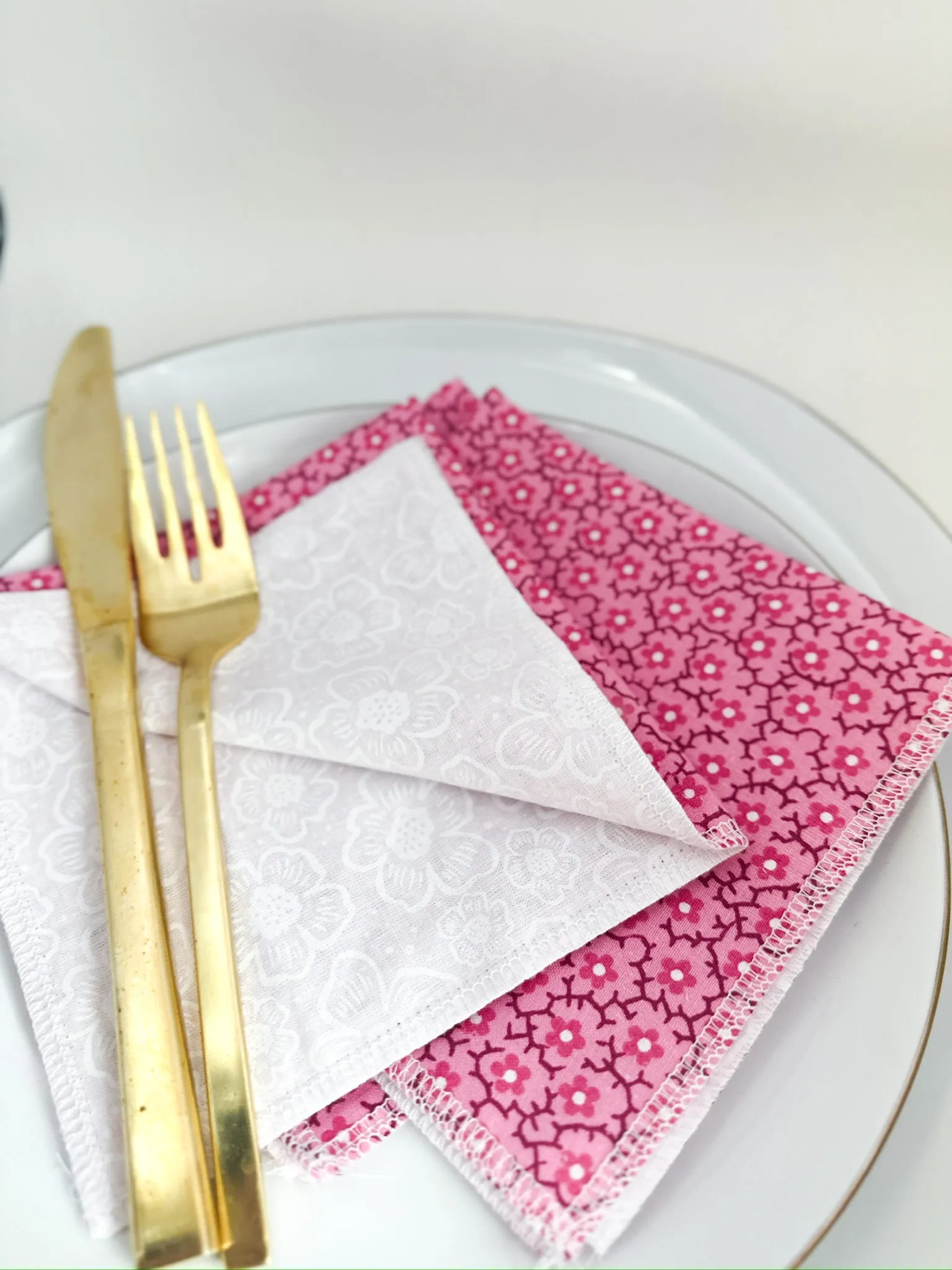 Pink Retro Daisy Napkins
