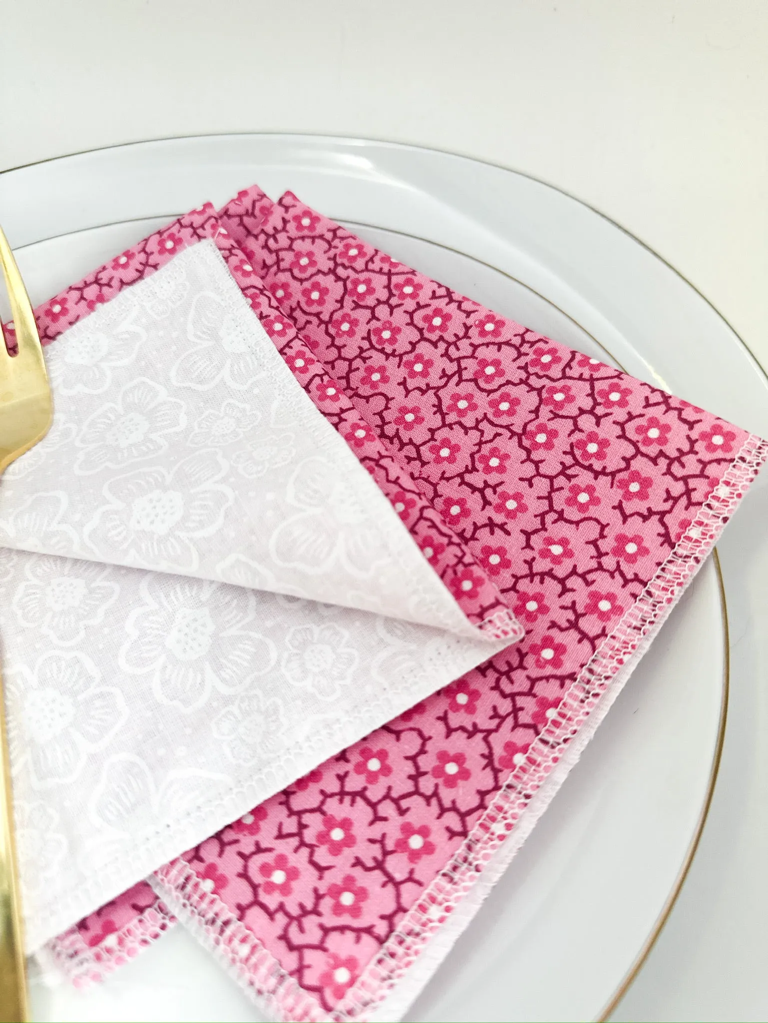 Pink Retro Daisy Napkins
