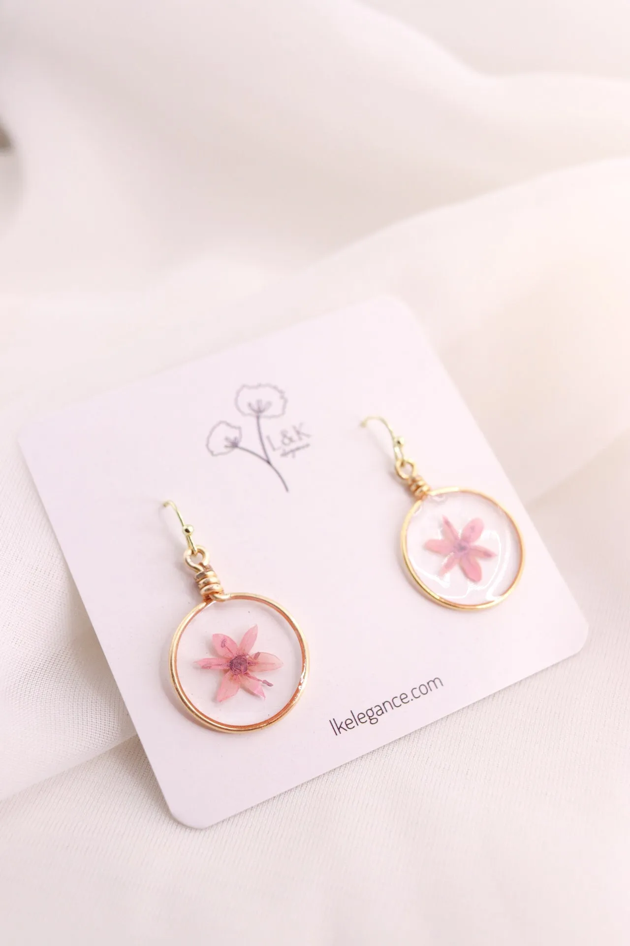 Pressed Pink Wildflower Resin Earrings, Real Dried Flower Botanical Earrings, Small Gold Circle Nature Jewelry Holiday Gift For Her