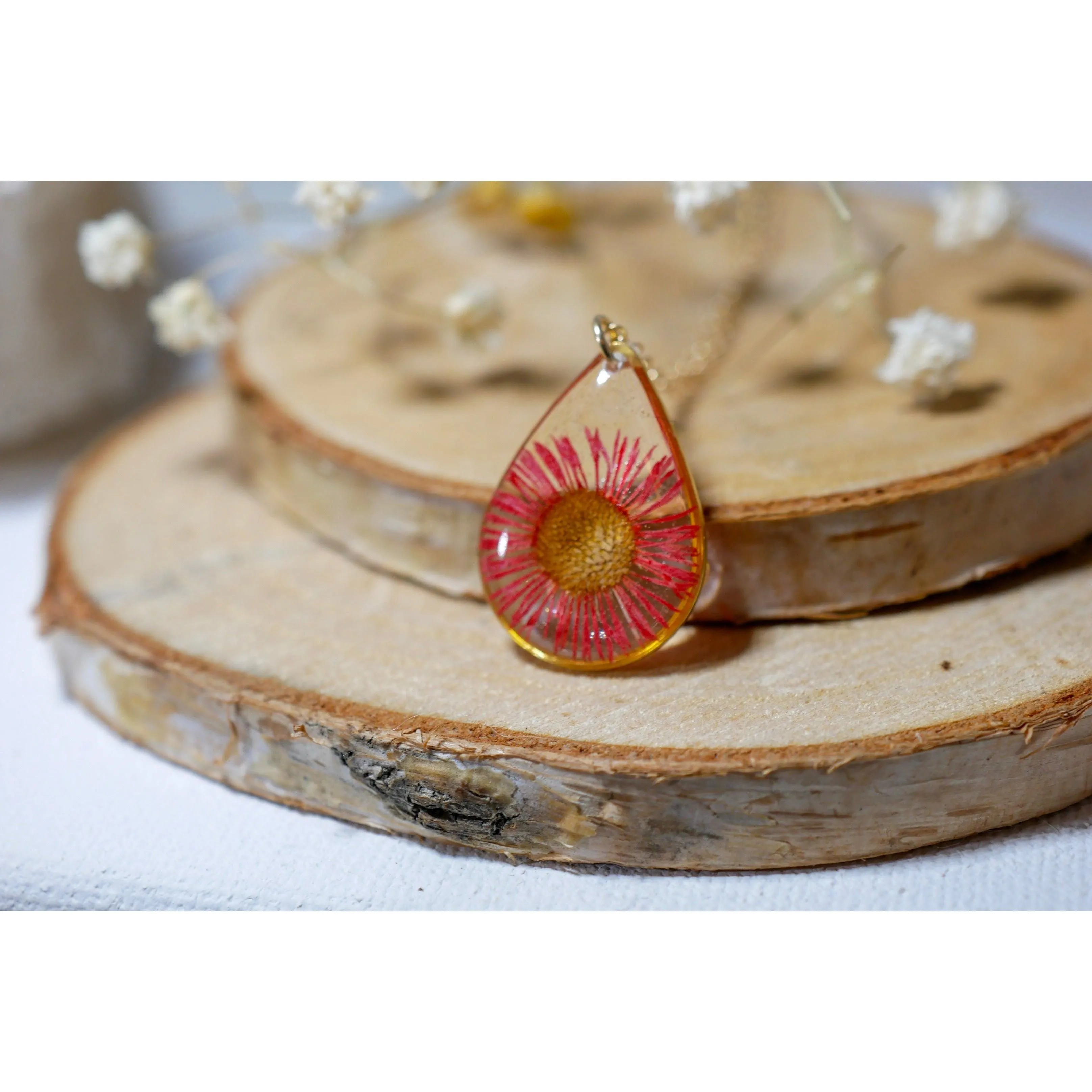 Red English Daisy Teardrop Necklace