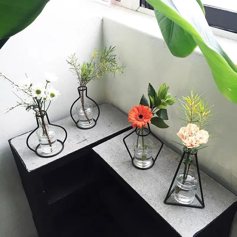 Retro Metal Iron Line Flowers Plant Vase Holder