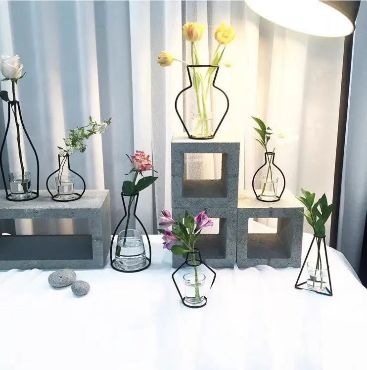 Retro Metal Iron Line Flowers Plant Vase Holder