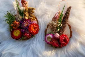 Rustic wood slice Christmas ornament, dried flower wall decor
