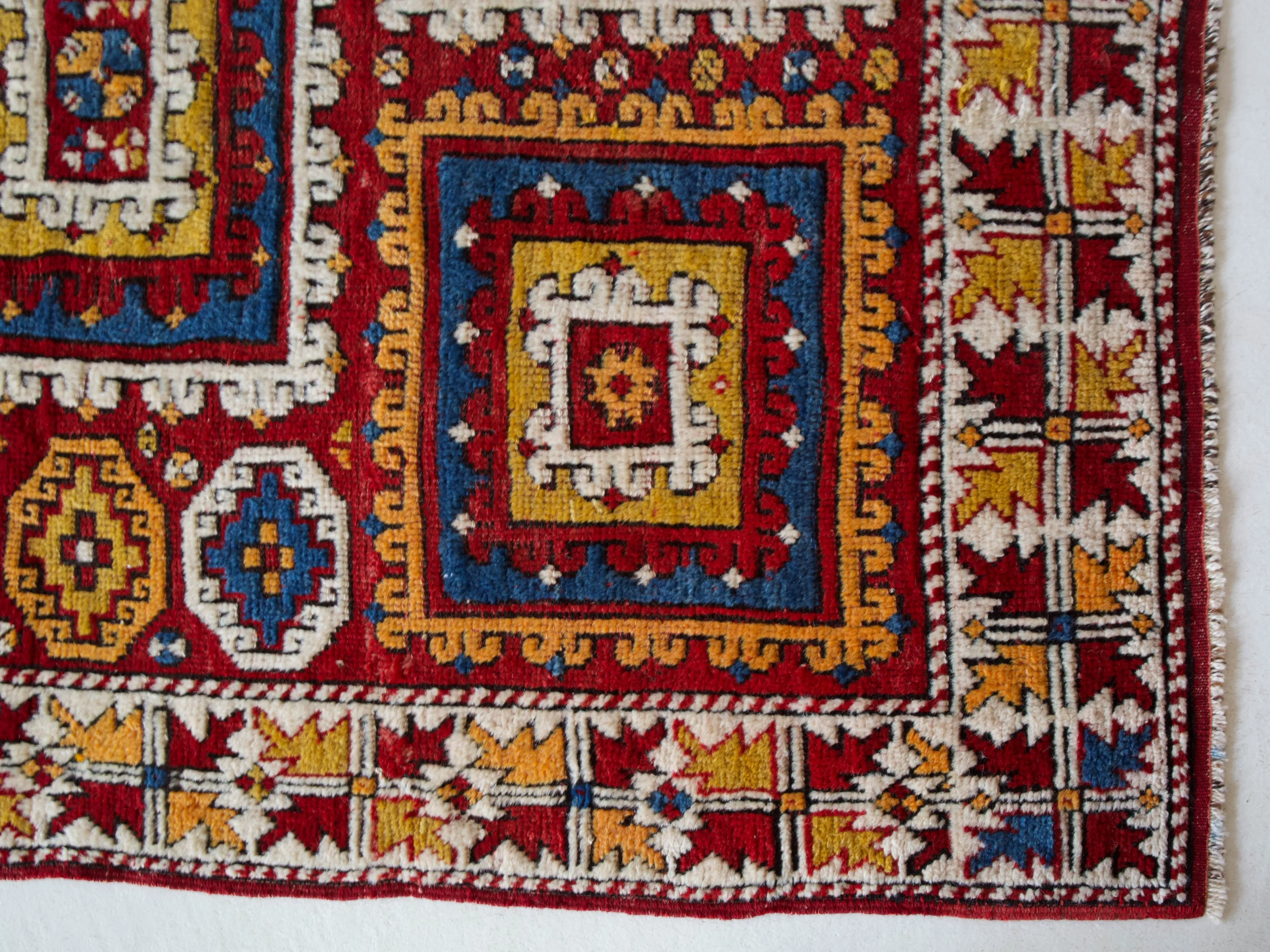 Semi-Antique Canakkale Rug 4'7"x6'