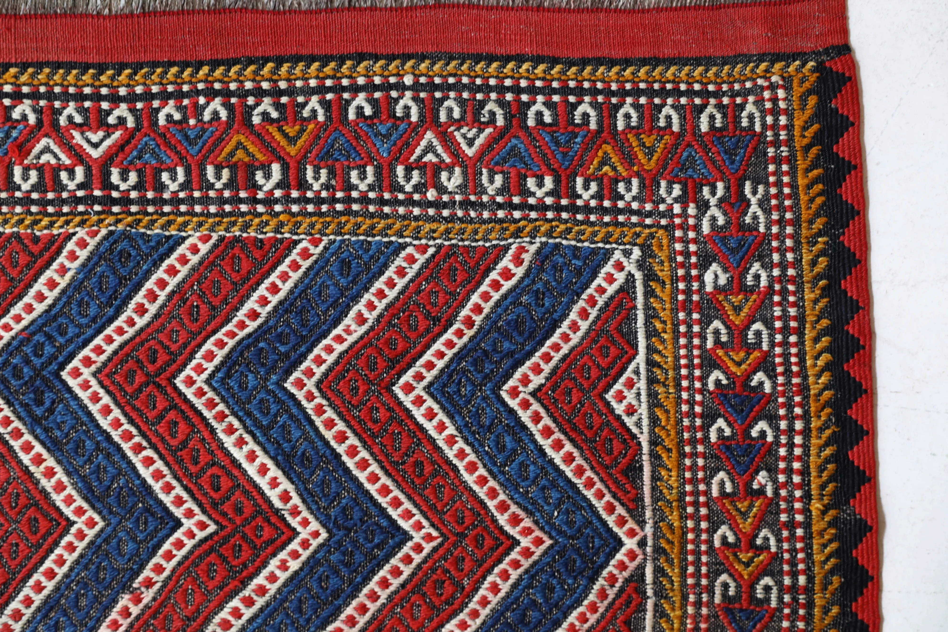 Semi-antique Pergamum Kilim Rug 5'3"x6'9"