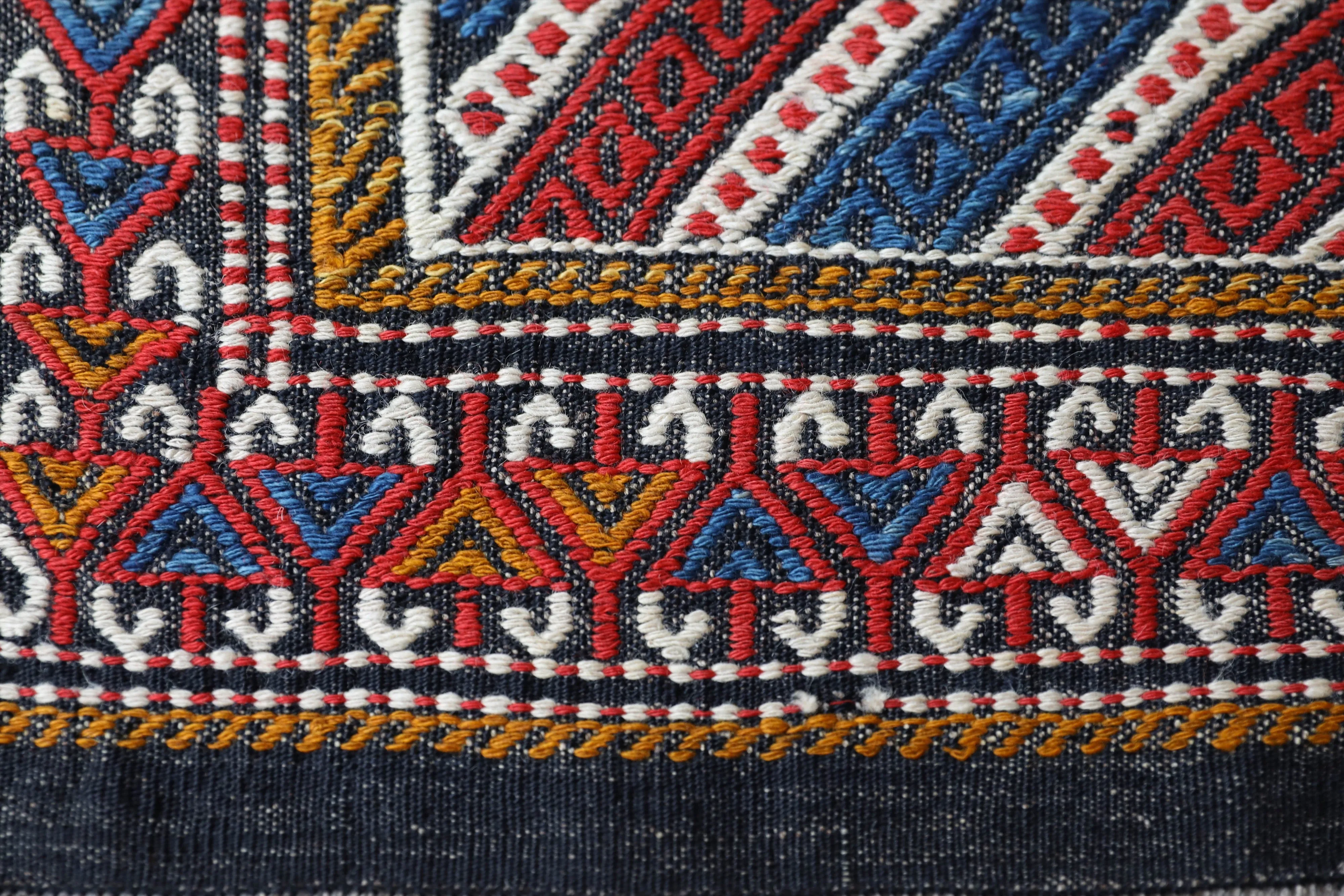 Semi-antique Pergamum Kilim Rug 5'3"x6'9"