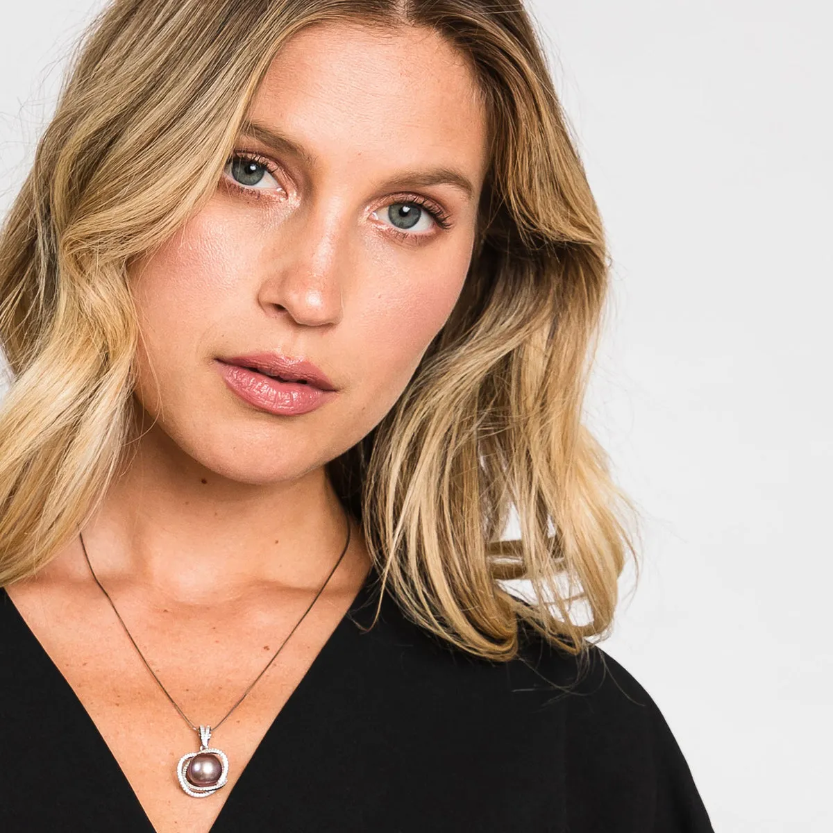 Stella Fresh Water Cage Pearl Pendant