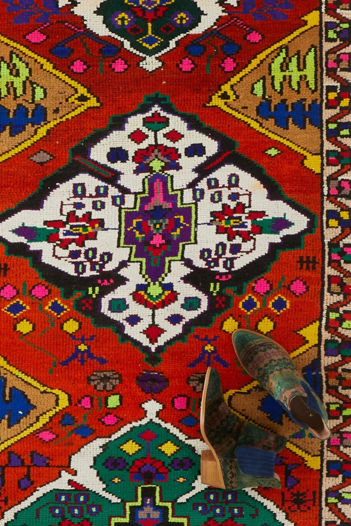 'Susie' Vintage Turkish Runner- 3'1.5" x 9'11"