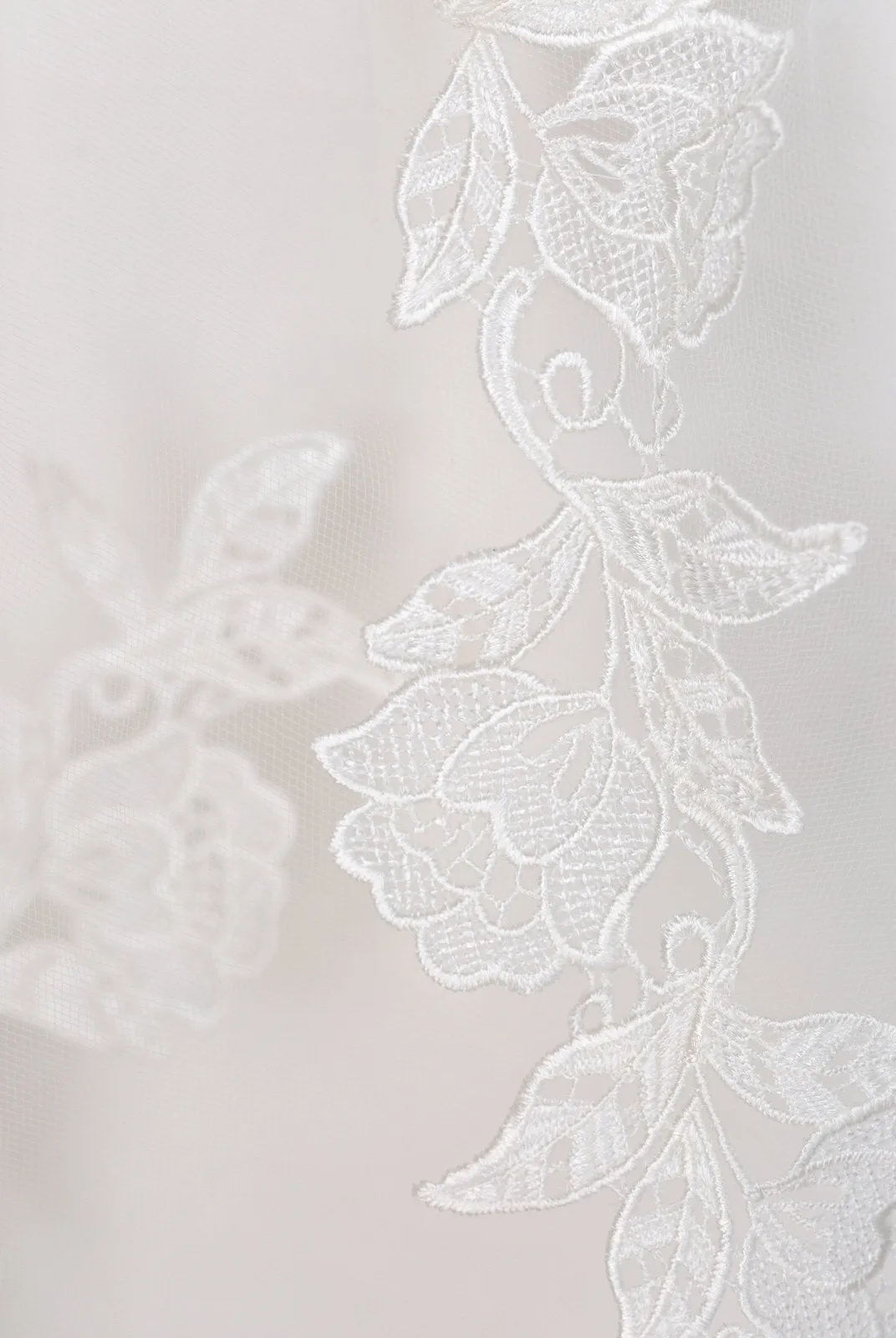 Venice Rose Flower Lace-Edged Wedding Veil, Chapel Length Veil