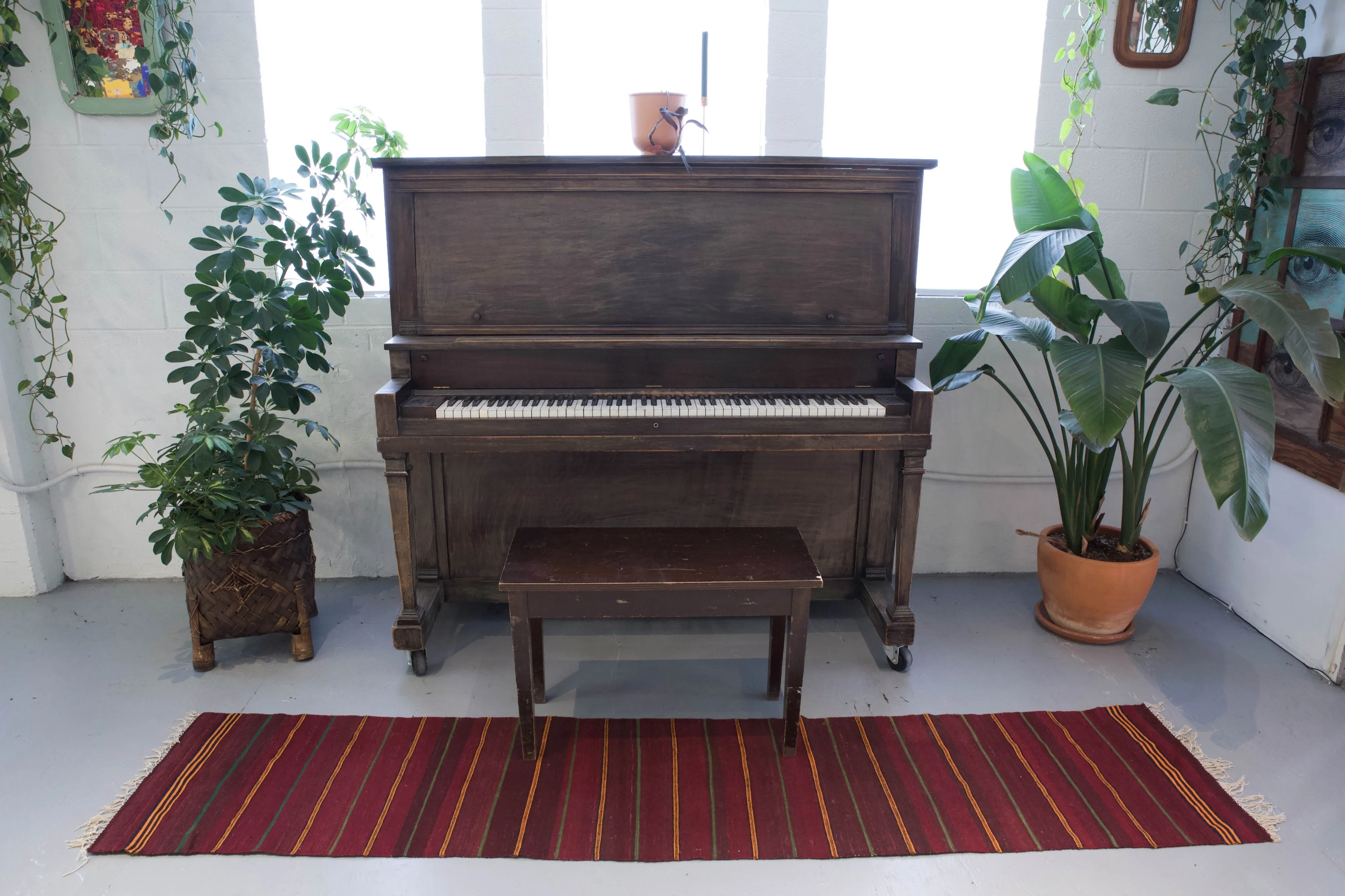 Vintage Anatolian kilim runner 1'10"x 9'