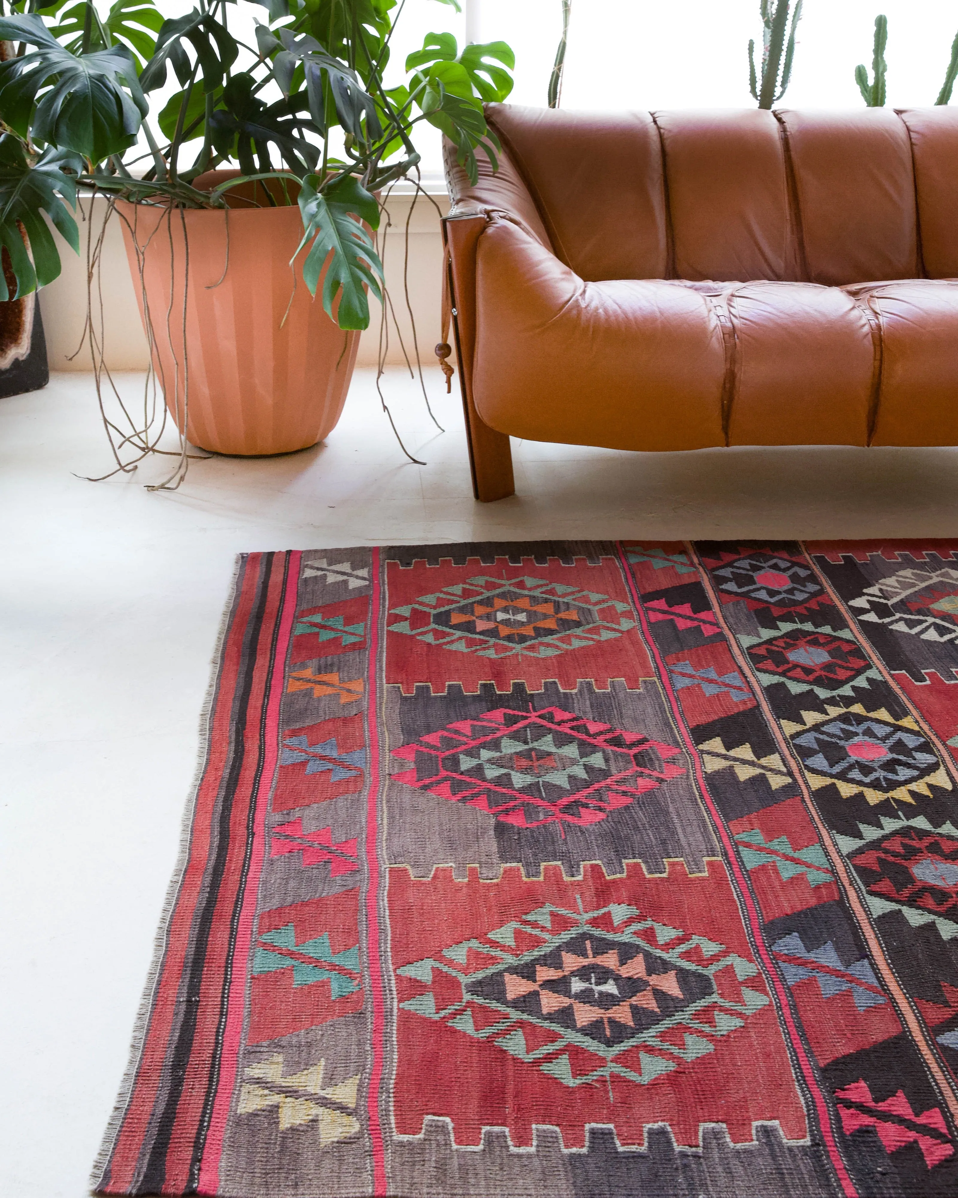 Vintage Balikesir Kilim Rug 5'7"x8'3"