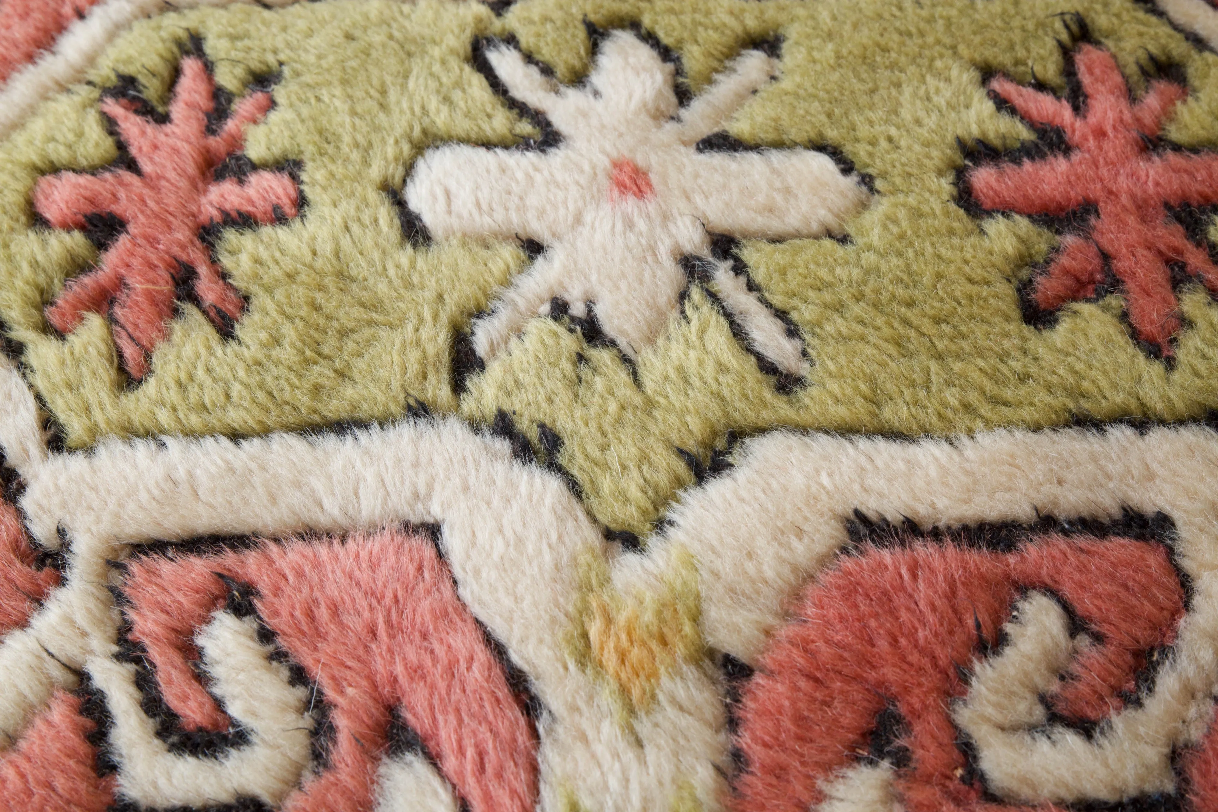 Vintage Caucasian style central Anatolian Rug 7'5"x9'9"