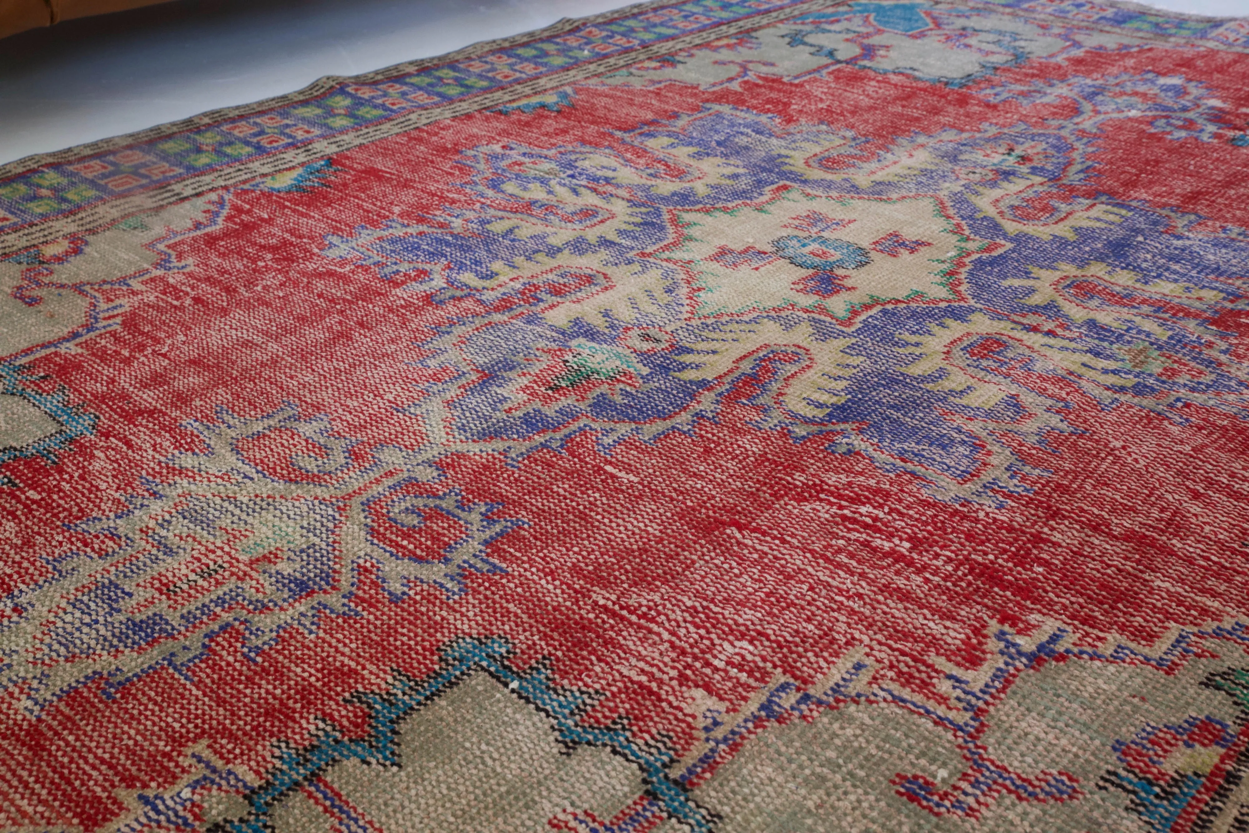 Vintage Isparta Rug 6'x8'5"