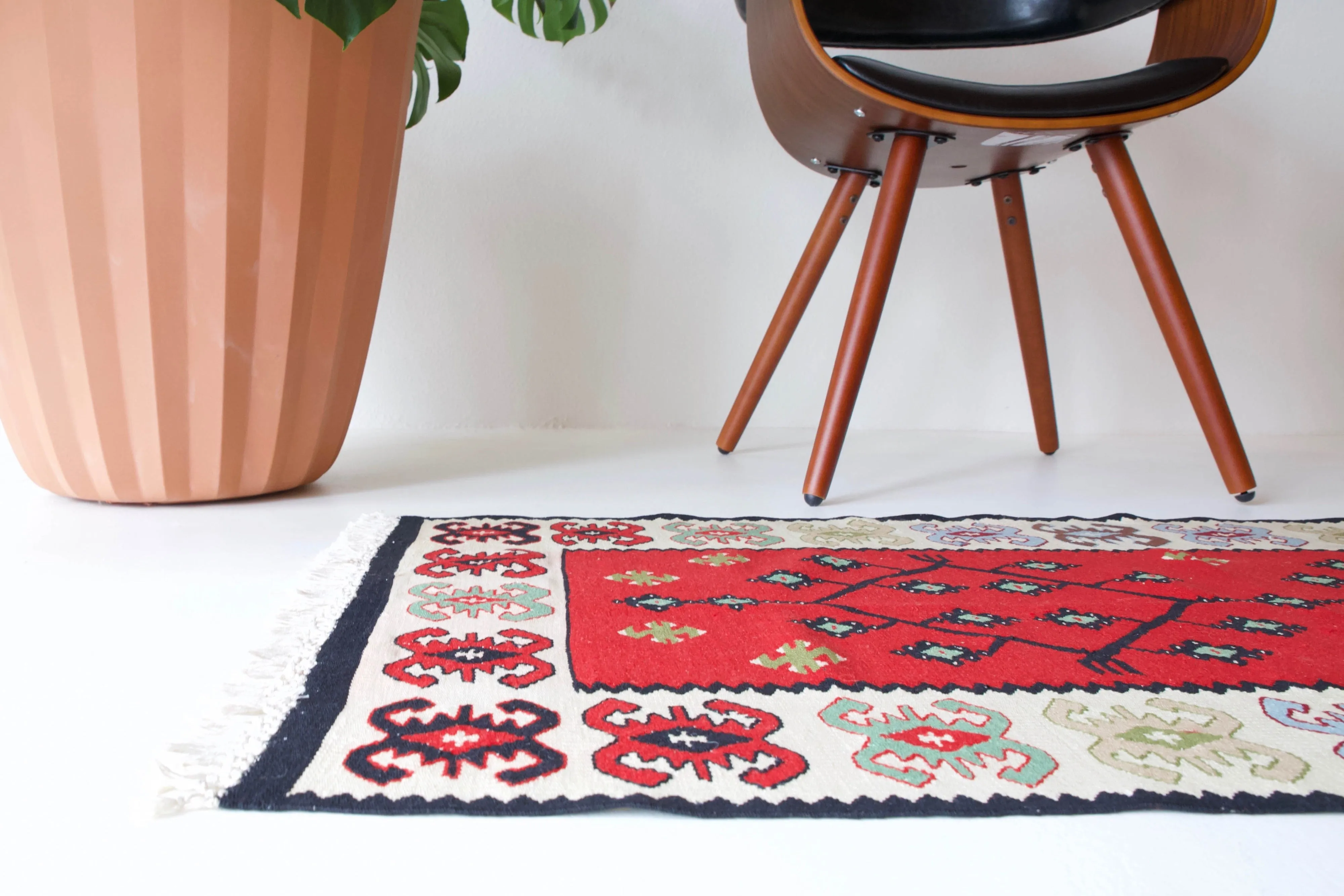 Vintage Mini Turkish Kilim Rug 2'4"x4'8"