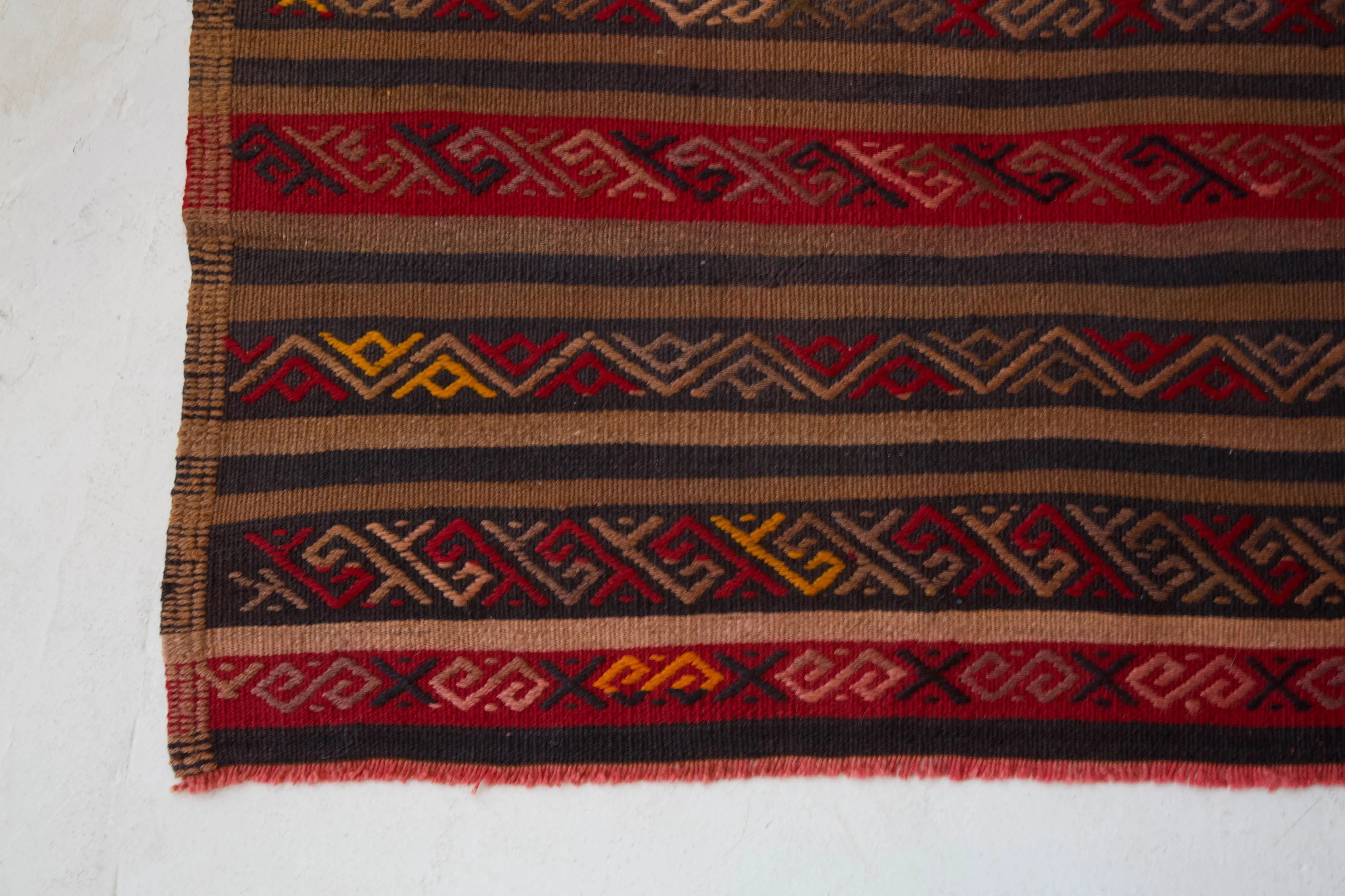 Vintage Sivas Kilim Rug 3'5"x4'8"